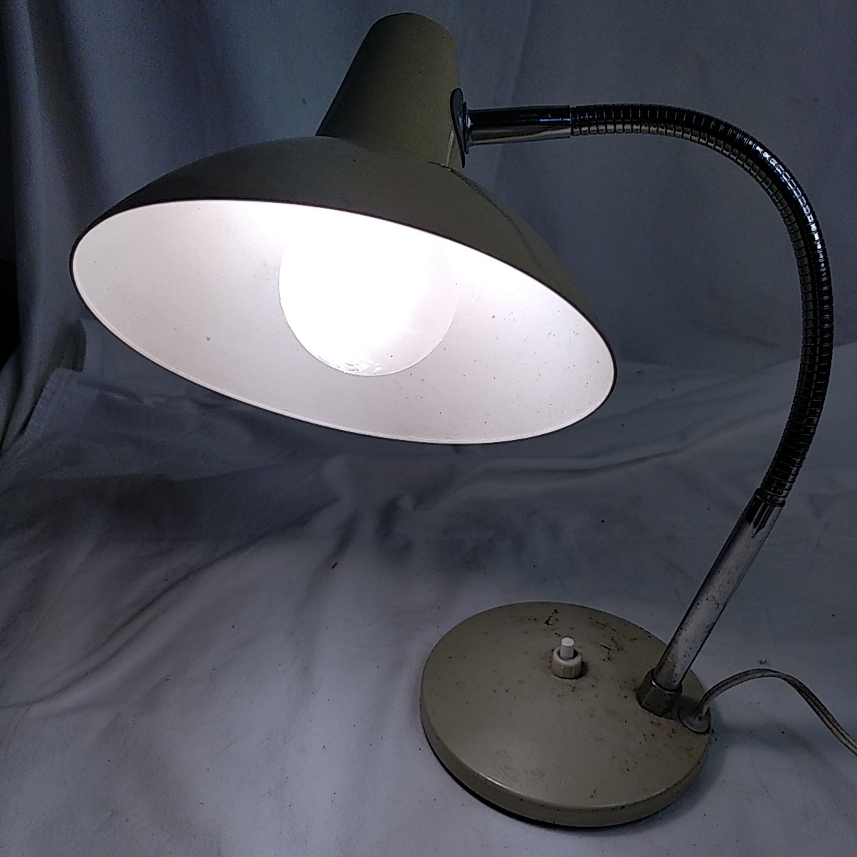 Voir photo 4 de Lampe de bureau année 70 Lampe de bureau année 70 Bon état reconditionné photo 4