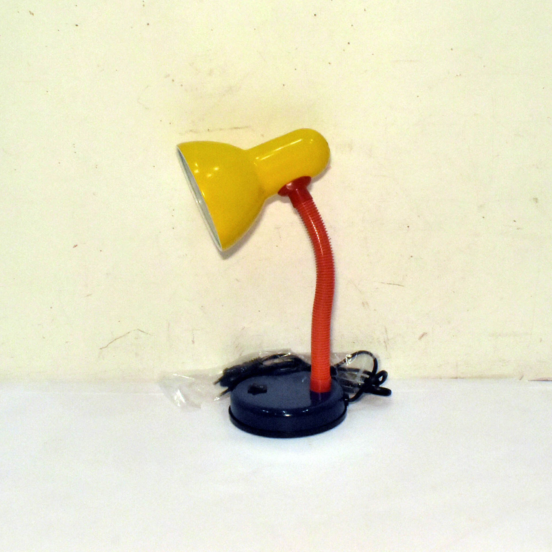 Voir photo 6 de Lampe de Bureau - International Design® - Esprit Memphis Lampe de Bureau - International Design® - Esprit Memphis Parfait état reconditionné photo 6