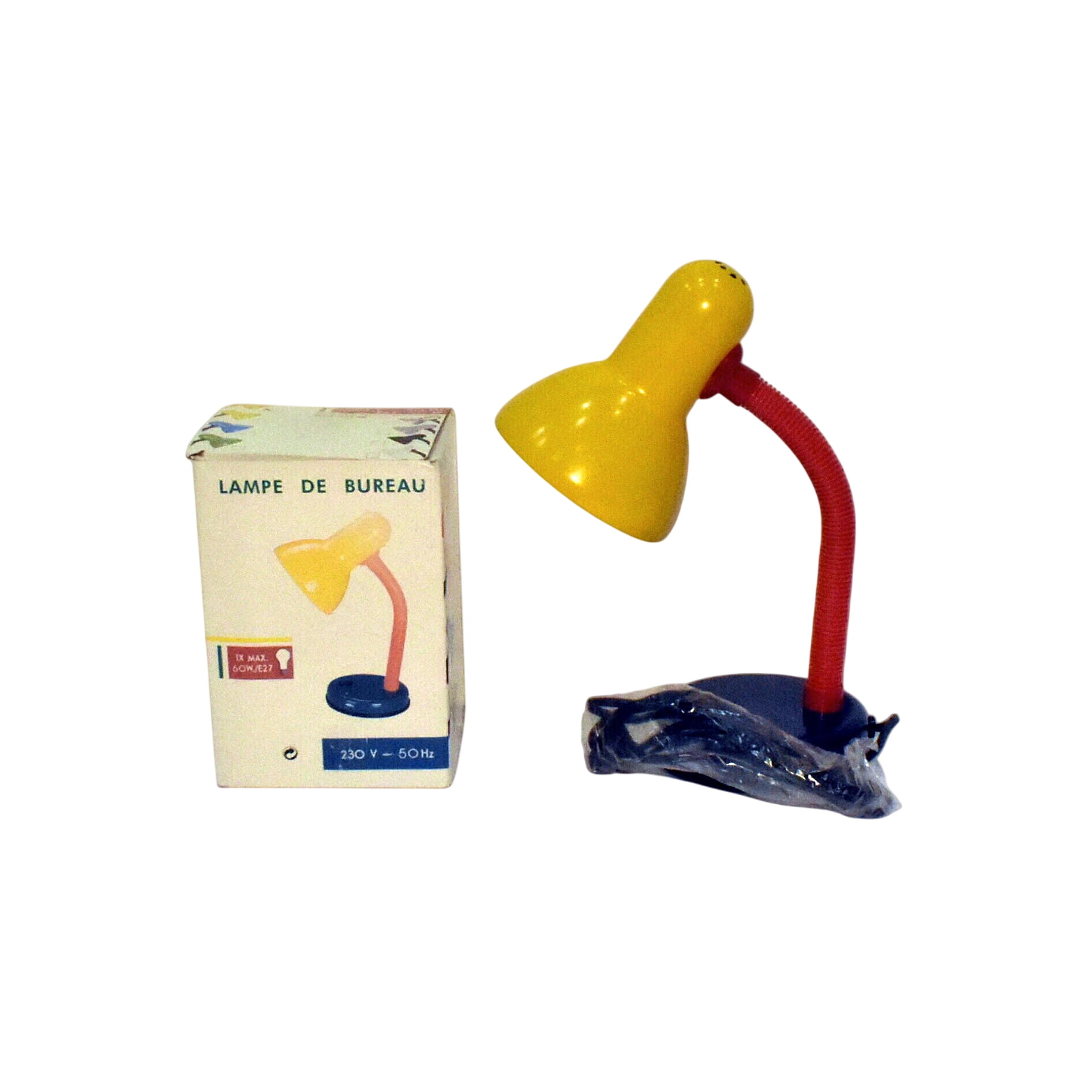 Acheter Lampe de Bureau - International Design® - Esprit Memphis Parfait état - 35,00 € Lampe de Bureau - International Design® - Esprit Memphis Parfait état reconditionné disponible sur Label Emmaüs