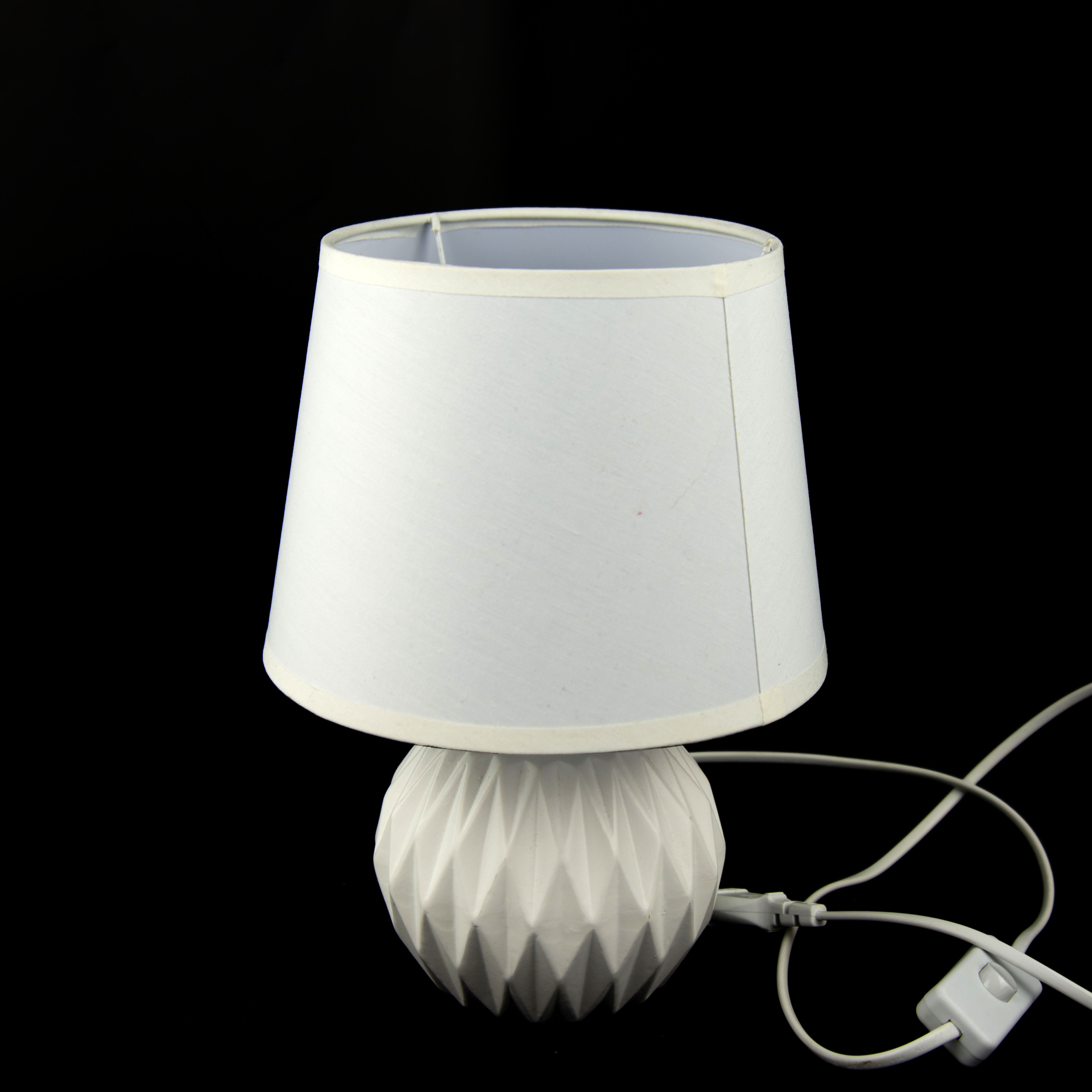 Voir photo 2 de Lampe de chevet blanche keria 230V 50Hz Lampe de chevet blanche keria 230V 50Hz Très bon état reconditionné photo 2