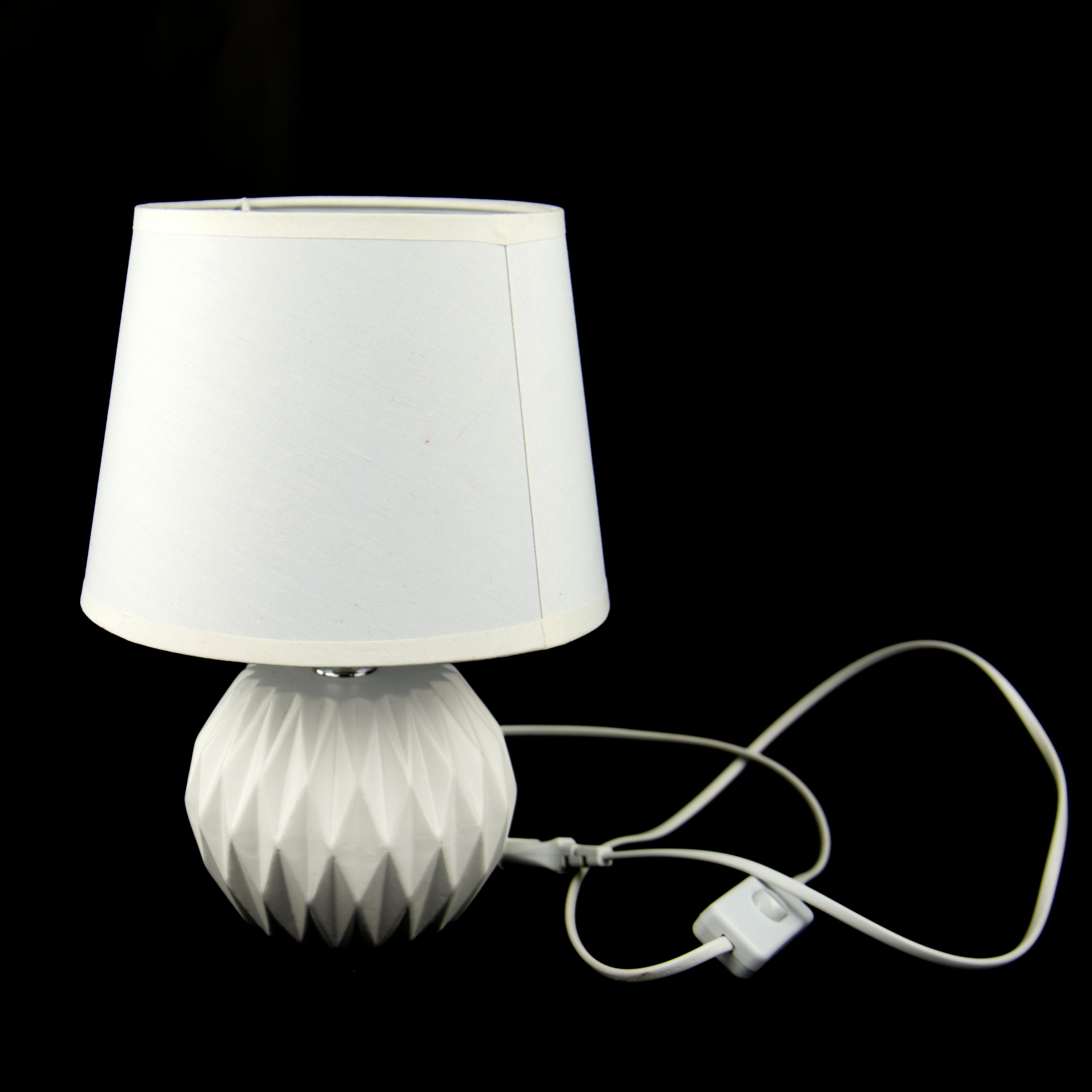 Voir photo 3 de Lampe de chevet blanche keria 230V 50Hz Lampe de chevet blanche keria 230V 50Hz Très bon état reconditionné photo 3