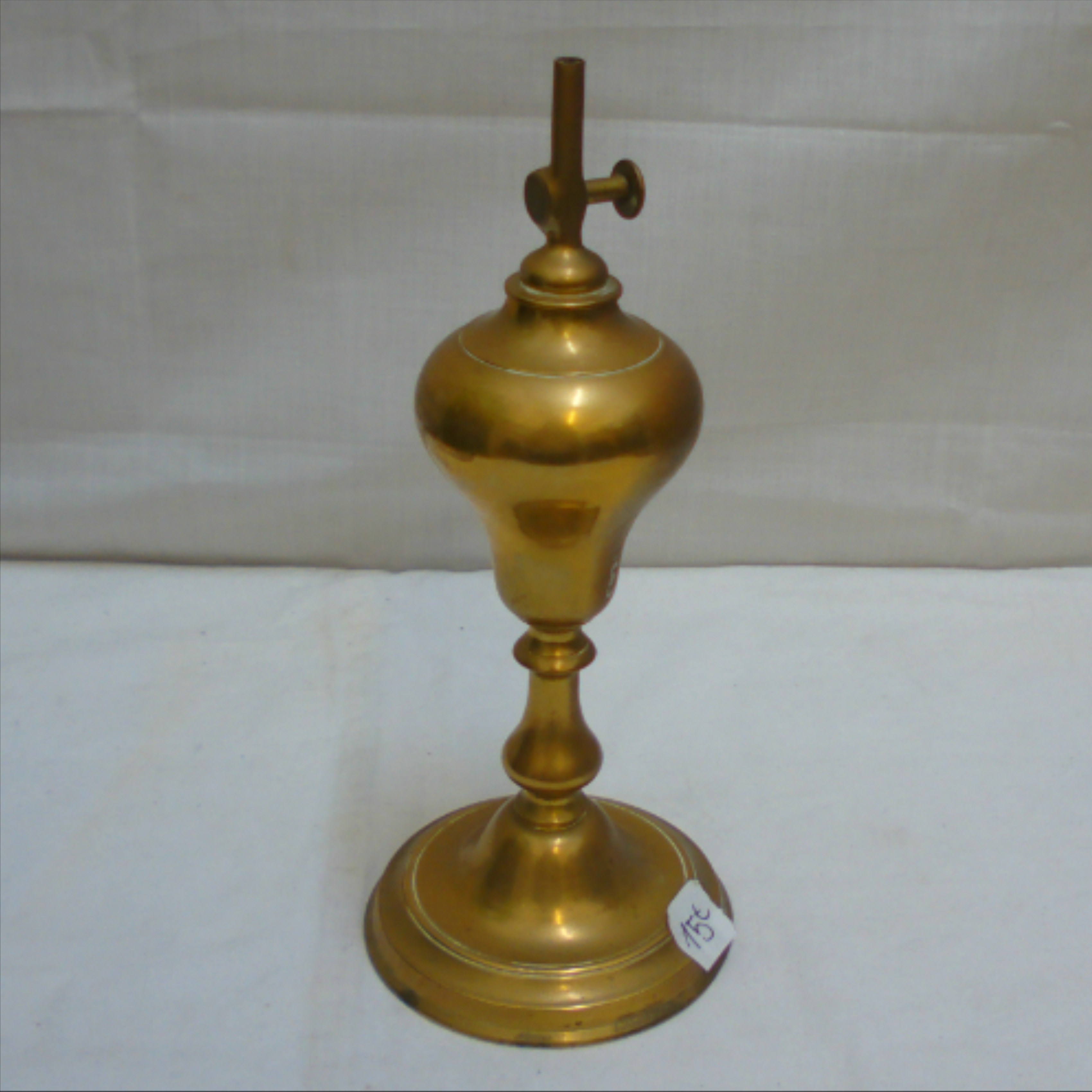 Voir photo 2 de Lampe de pétrole, accessoire vintage Lampe de pétrole, accessoire vintage Bon état reconditionné photo 2