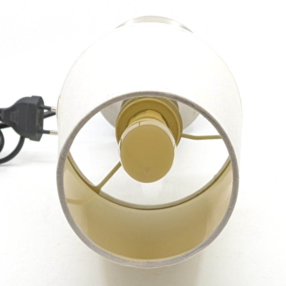 Voir photo 3 de Lampe de table AGEMOB en métal avec abat‑jour cylindrique beige Lampe de table AGEMOB en métal avec abat‑jour cylindrique beige Bon état reconditionné photo 3