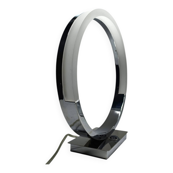 Lampe de table moderniste européenne des années 1990 – design élégant en chrome et led Bon état reconditionné disponible sur Selency