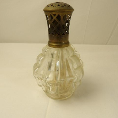 Acheter Lampe diffuseur de Parfum Berger Style Art déco Bon état - 20,00 € Lampe diffuseur de Parfum Berger Style Art déco Bon état reconditionné disponible sur Label Emmaüs