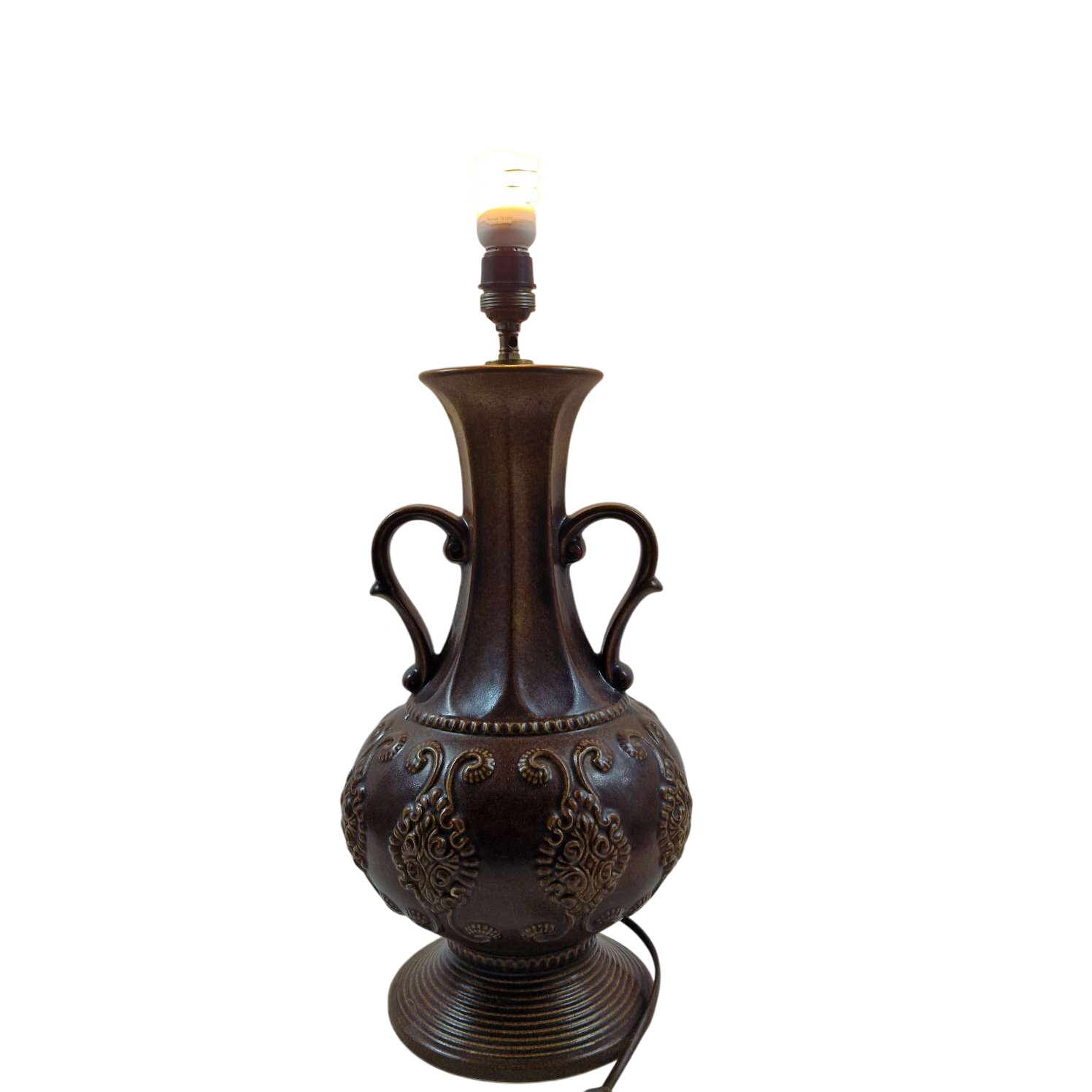 Lampe en Céramique en forme de cruche Bon état - 37,00 € Lampe en Céramique en forme de cruche Bon état reconditionné disponible sur Label Emmaüs