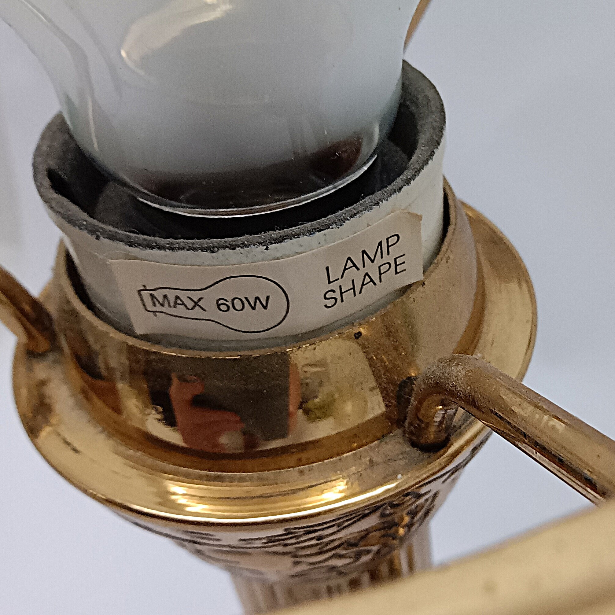Voir photo 7 de Lampe Franklin Mint "Thomas Alva Edison" double abat-jour en verre ambré – Modèle 16474 Lampe Franklin Mint "Thomas Alva Edison" double abat-jour en verre ambré – Modèle 16474 Très bon état reconditionné photo 7