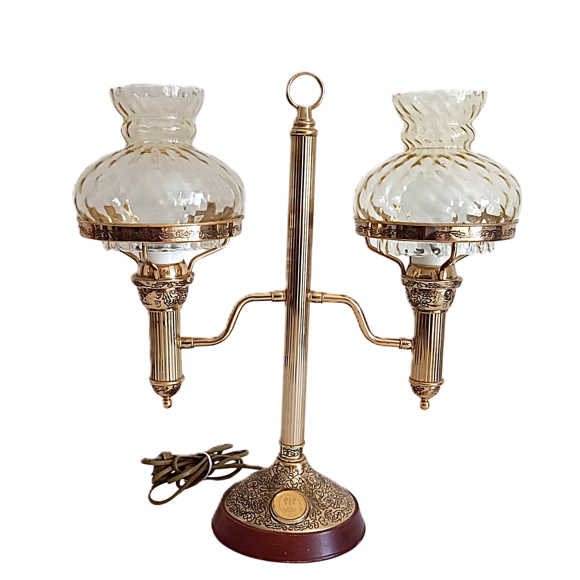 Lampe Franklin Mint "Thomas Alva Edison" double abat-jour en verre ambré – Modèle 16474 Très bon état - 70,00 € Lampe Franklin Mint "Thomas Alva Edison" double abat-jour en verre ambré – Modèle 16474 Très bon état reconditionné disponible sur Label Emmaüs