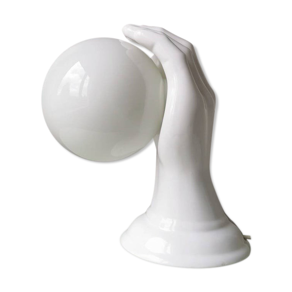 Lampe murale en céramique en forme de main avec sphère de verre années 80 Bon état - alternatives disponibles sur Dero Lampe murale en céramique en forme de main avec sphère de verre années 80 Bon état reconditionné (offre indisponible)