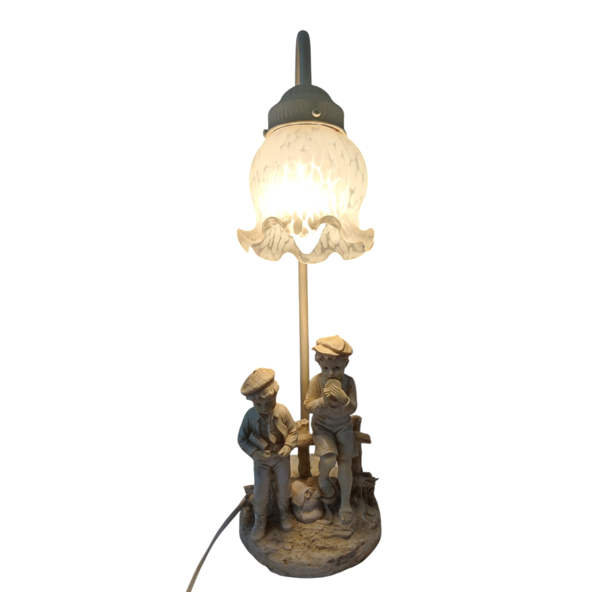 Lampe style romantique "La pause des écoliers" - Crosa 2008 Bon état - 30,00 € Lampe style romantique "La pause des écoliers" - Crosa 2008 Bon état reconditionné disponible sur Label Emmaüs