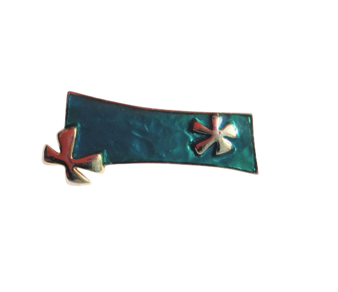 Lancôme - Broche et pendentif vert émaillé Parfait état - 34,00 € Lancôme - Broche et pendentif vert émaillé Parfait état reconditionné disponible sur Label Emmaüs