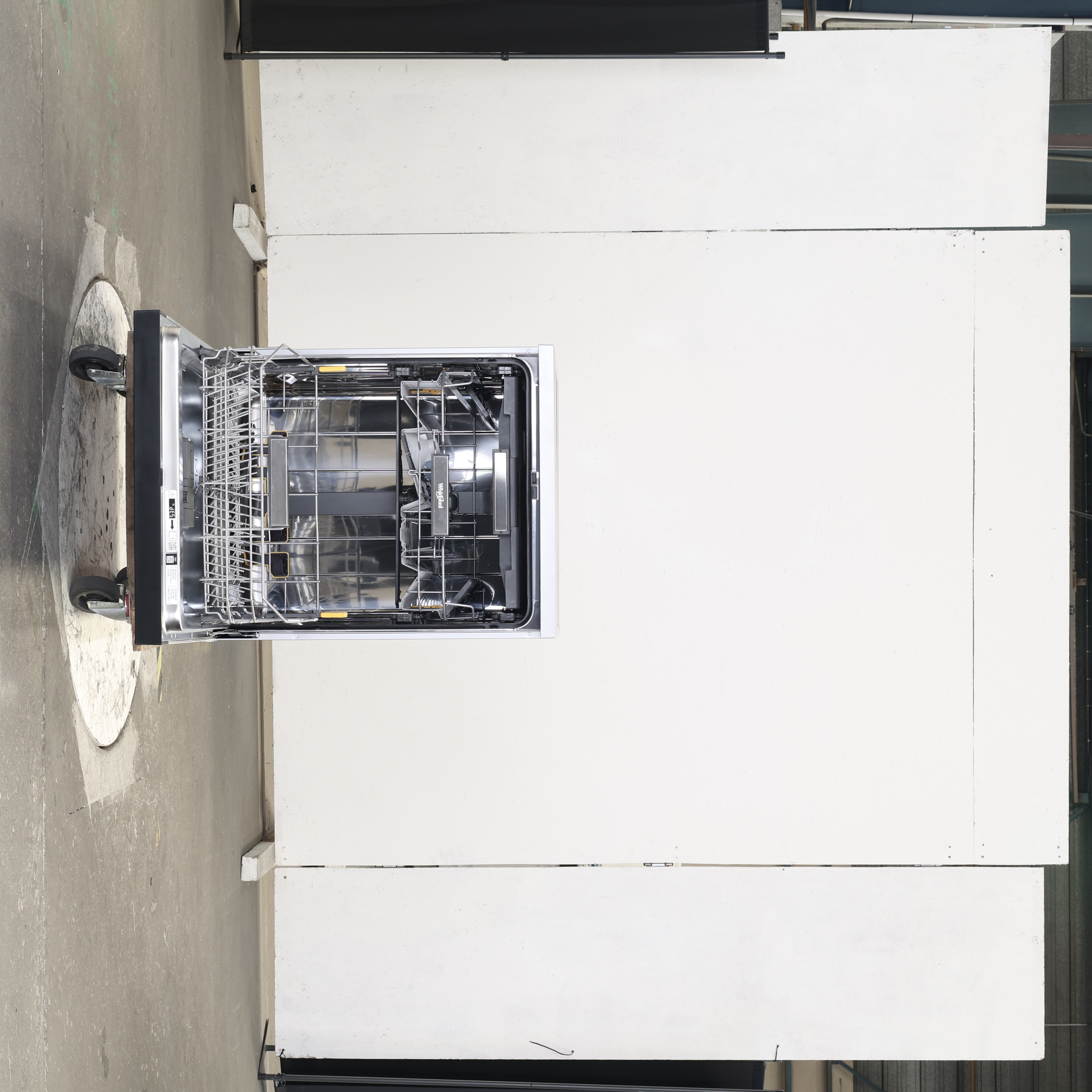 Lave-vaisselle pose libre WHIRLPOOL W7FHS51X Bon état Whirlpool reconditionné disponible sur Underdog
