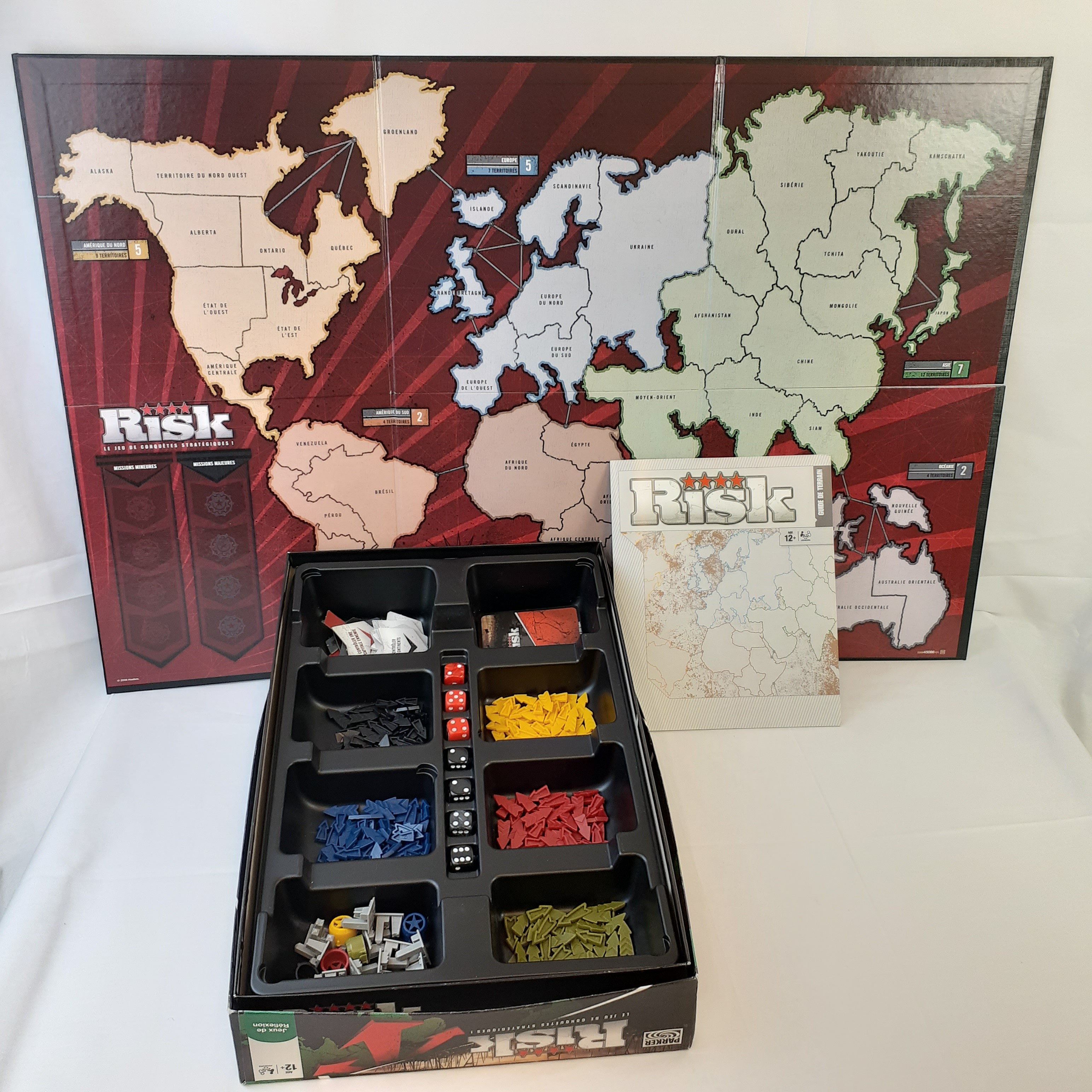 Voir photo 2 de Le jeu de conquêtes stratégiques ! Risk Le jeu de conquêtes stratégiques ! Risk Très bon état reconditionné photo 2