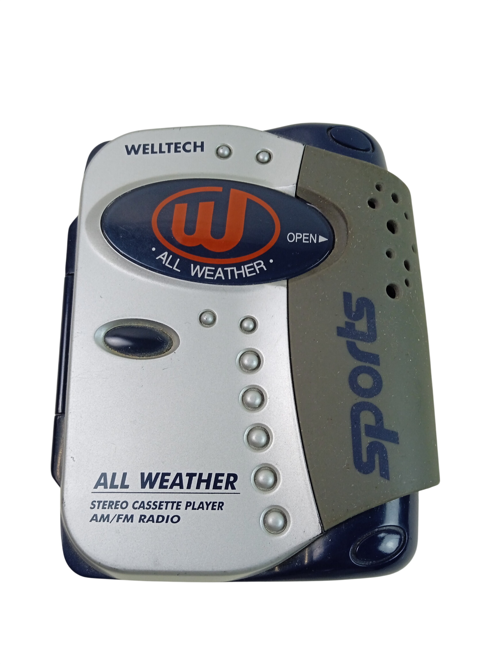 Lecteur cassette et radio AM/FM vintage Welltech Sports avec casque audio Bon état - 25,00 € Lecteur cassette et radio AM/FM vintage Welltech Sports avec casque audio Bon état reconditionné disponible sur Label Emmaüs