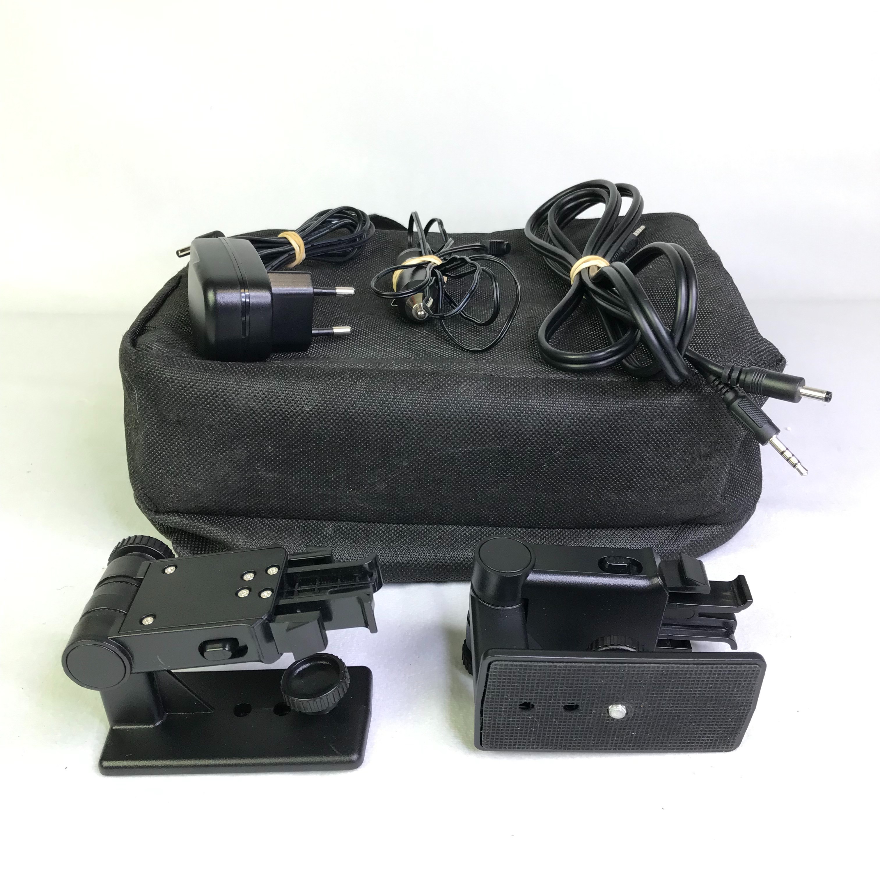 Voir photo 7 de Lecteur DVD portable avec 2 écrans : DJIX PVS 902-40LSM Lecteur DVD portable avec 2 écrans : DJIX PVS 902-40LSM bon état reconditionné photo 7