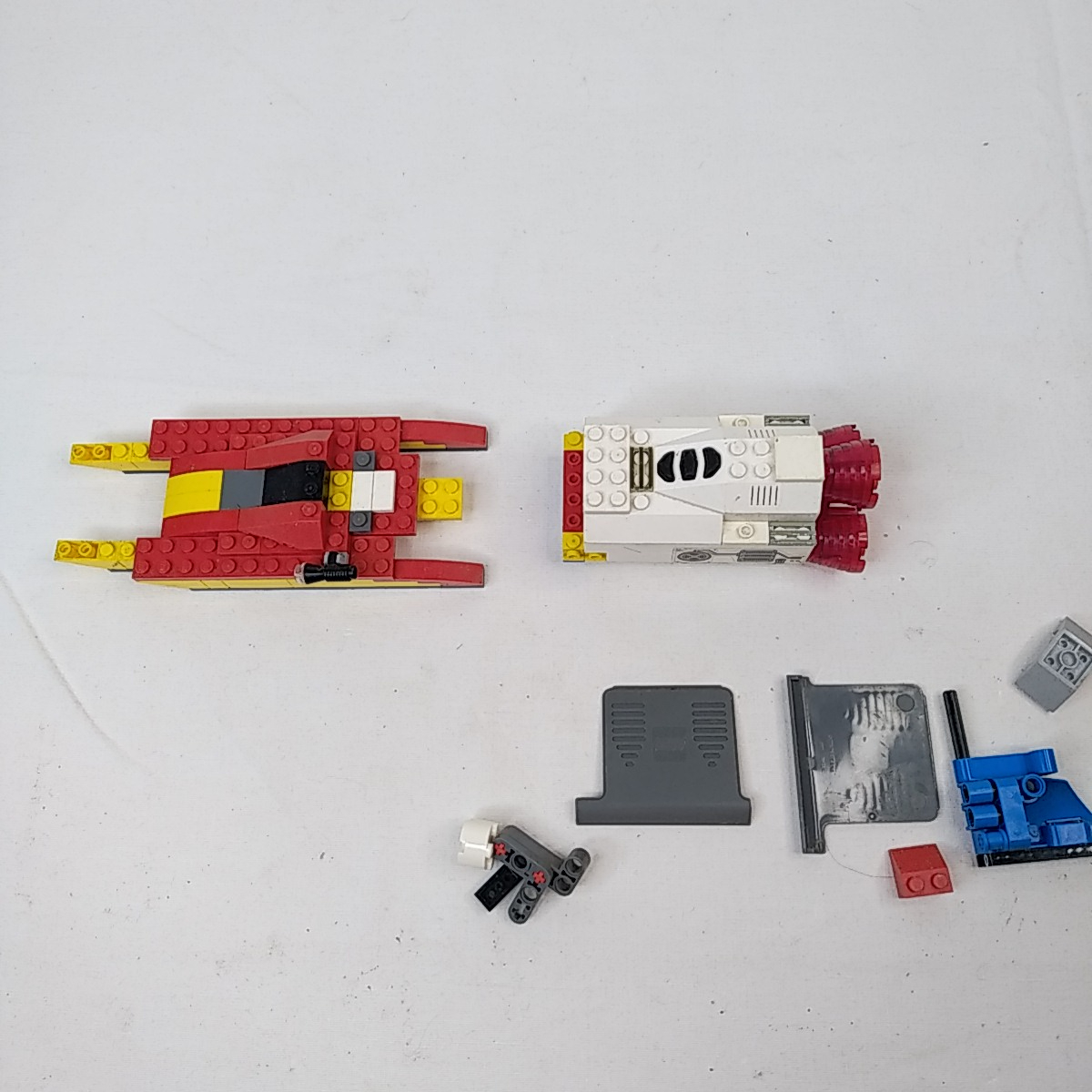 Voir photo 4 de LEGO Creator 5866 et 5892 incomplet et autres LEGO Creator 5866 et 5892 incomplet et autres reconditionné photo 4