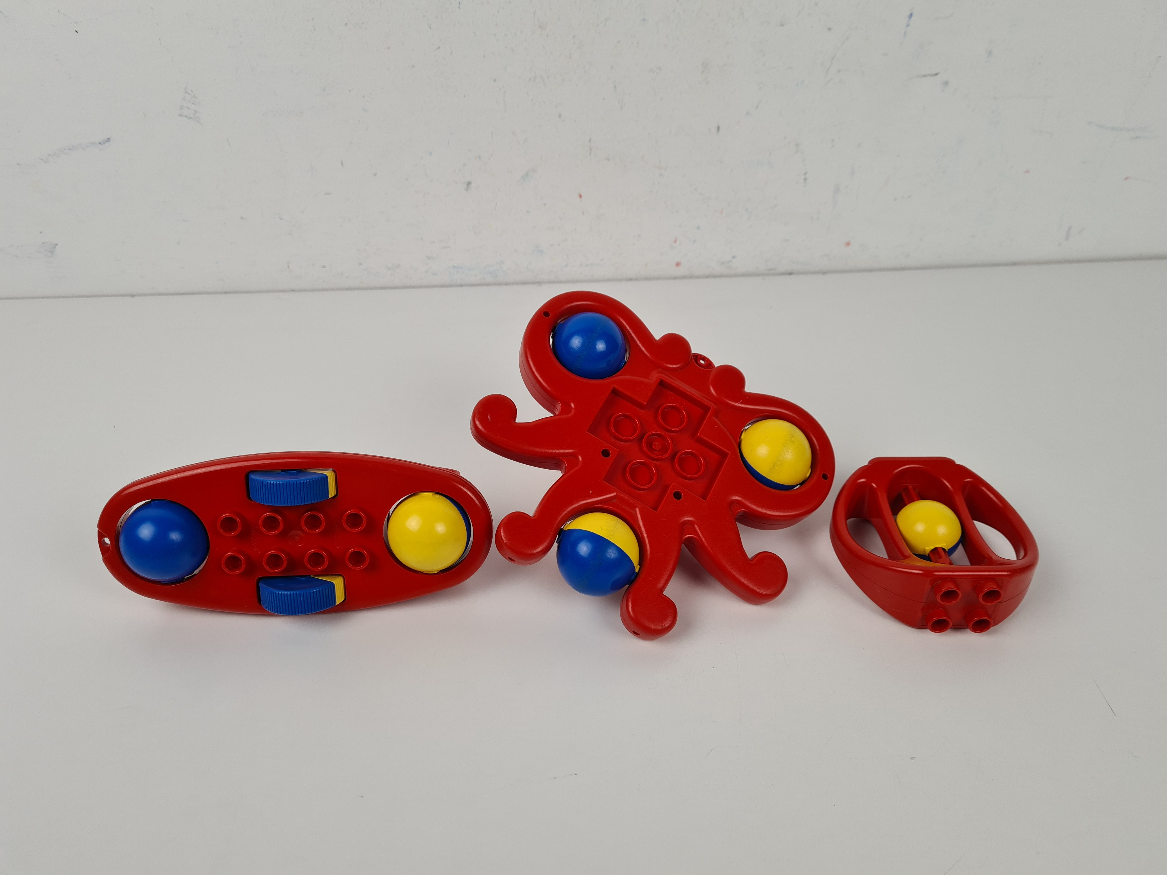 Voir photo 4 de Lego Duplo - lot de anciens hochets - Duplo Lego Duplo - lot de anciens hochets - Duplo Bon état reconditionné photo 4