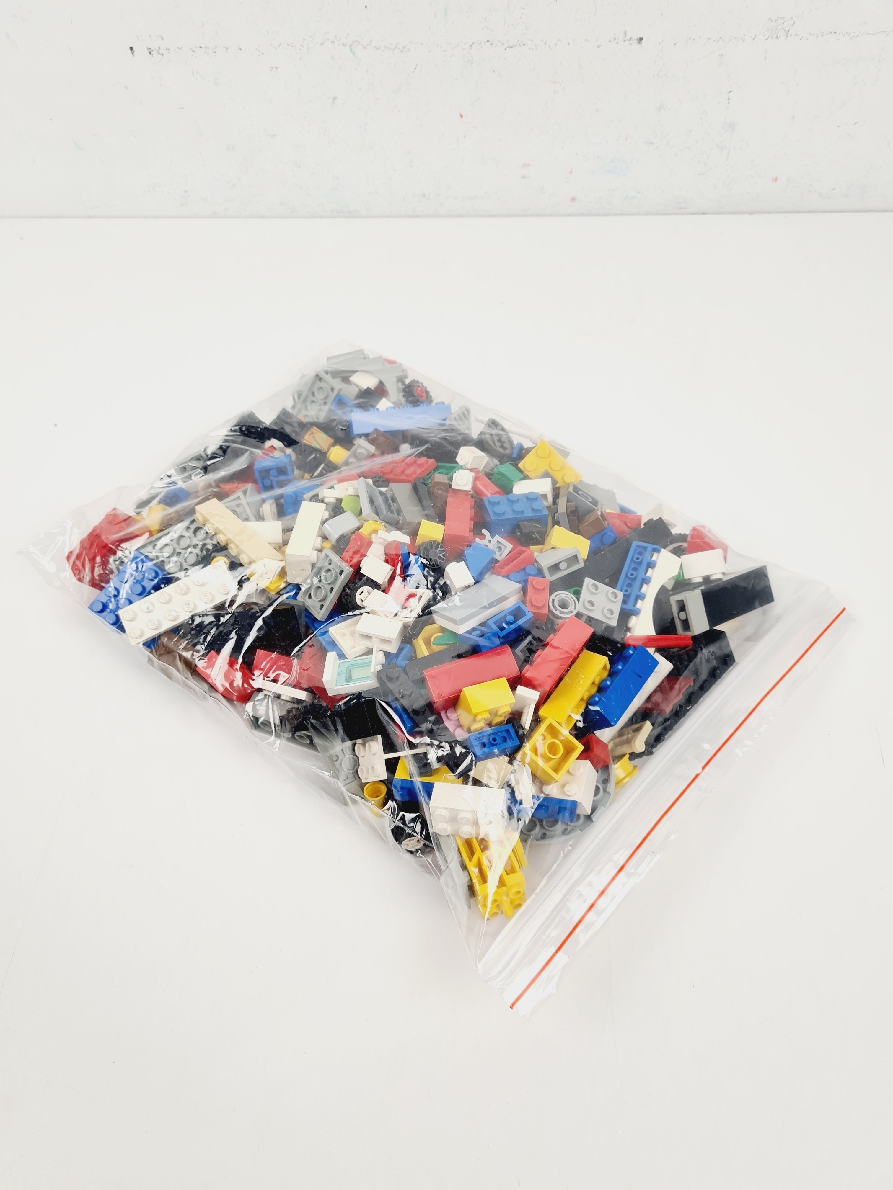 Voir photo 2 de Lego - Sachet Lego en vrac - 500 g Lego - Sachet Lego en vrac - 500 g Bon état reconditionné photo 2