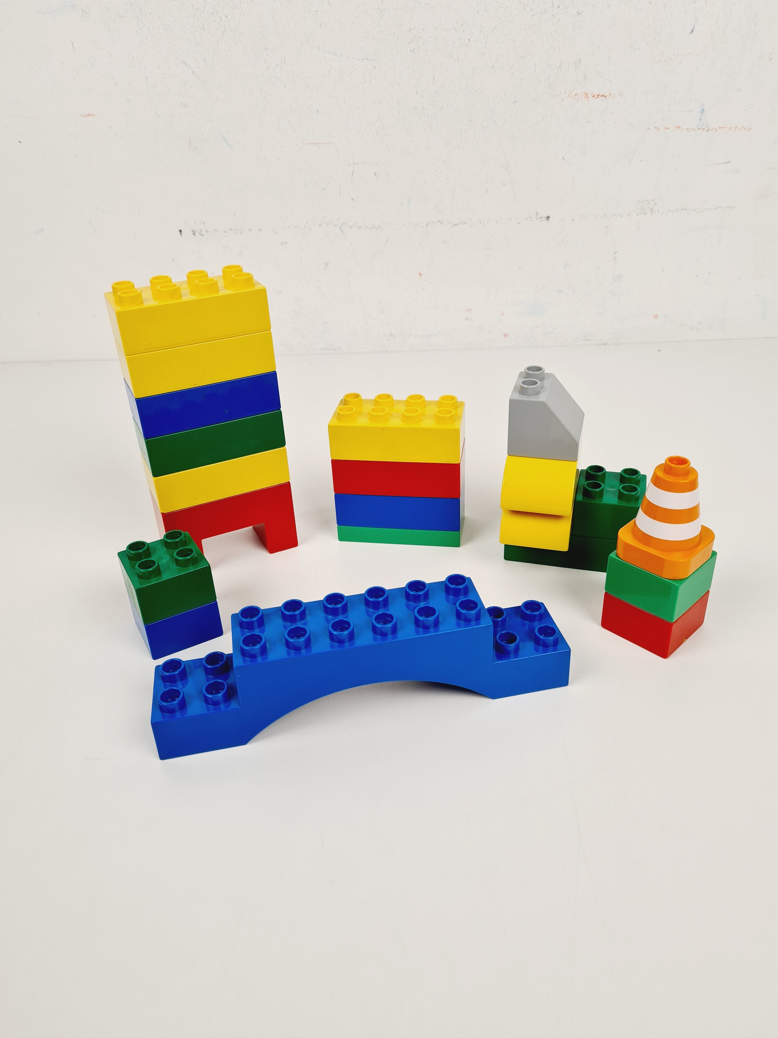 Voir photo 3 de Lego - Sachet Lego en vrac avec camion - 500 g Lego - Sachet Lego en vrac avec camion - 500 g Bon état reconditionné photo 3