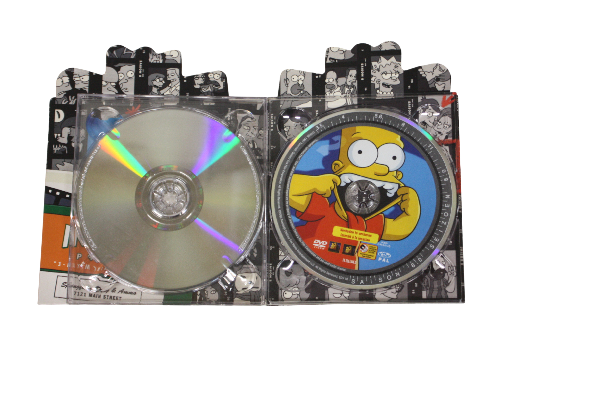 Voir photo 7 de Les Simpson Coffret intégral de la Saison 8 Édition collector Les Simpson Coffret intégral de la Saison 8 Édition collector reconditionné photo 7
