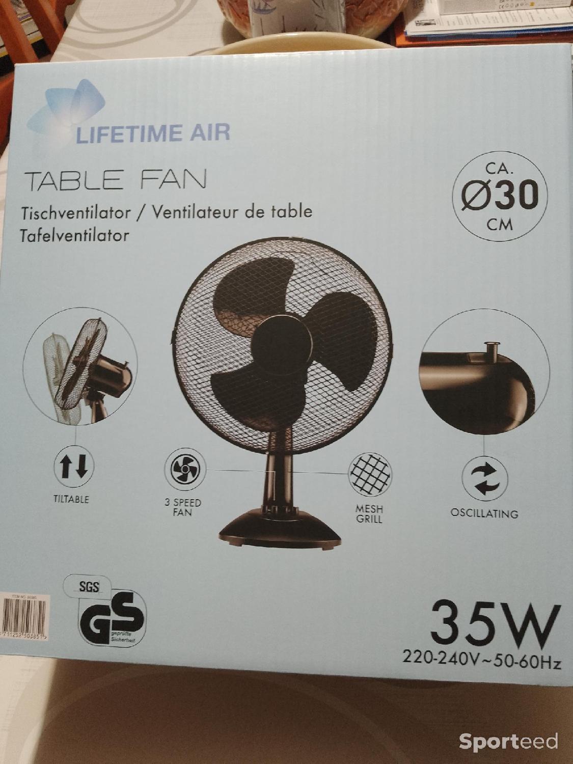 Lifetime Air Ventilateur de Table 35W Ventilateur sur Pied Comme neuf (c'est déjà la condition standard) reconditionné disponible sur Sporteed