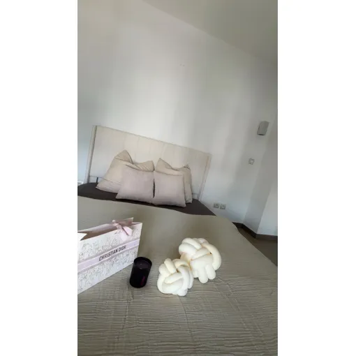 Lit double avec matelas Bon état reconditionné disponible sur Rakuten