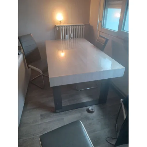 Lit Enfant Armoire Enfanttres Belle Table À Manger + 6 Chaises Très Légèrement Abîmé occasion reconditionné disponible sur Rakuten