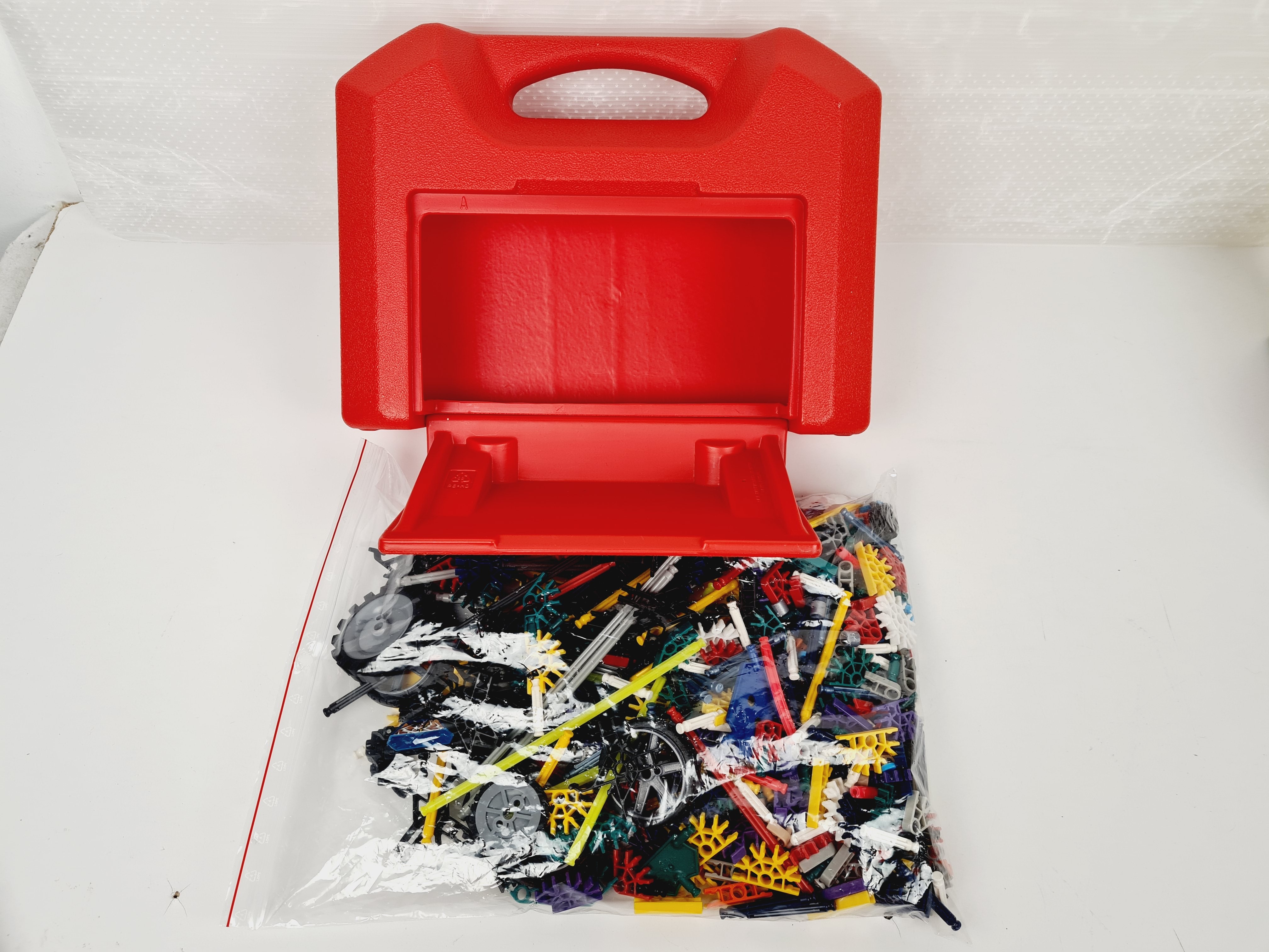 Voir photo 3 de Loisir créatif - KNex jeu de construction - 5 ans + Loisir créatif - KNex jeu de construction - 5 ans + Très bon état reconditionné photo 3