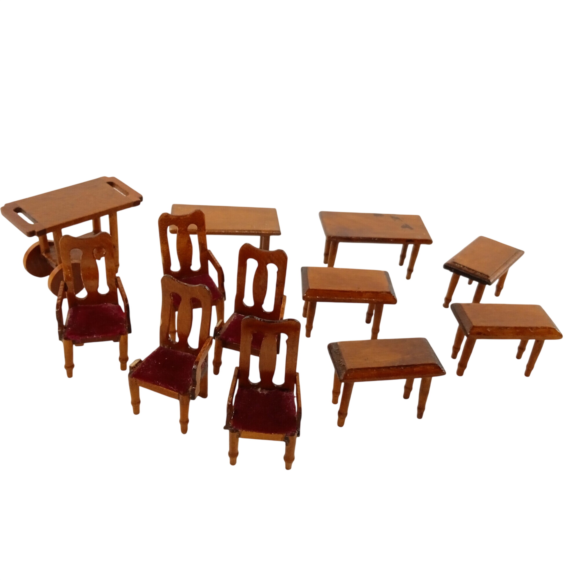 Lot 12 pièces de meubles de maison de poupée collection en bois années 1980 Bon état - 12,80 € Lot 12 pièces de meubles de maison de poupée collection en bois années 1980 Bon état reconditionné disponible sur Label Emmaüs