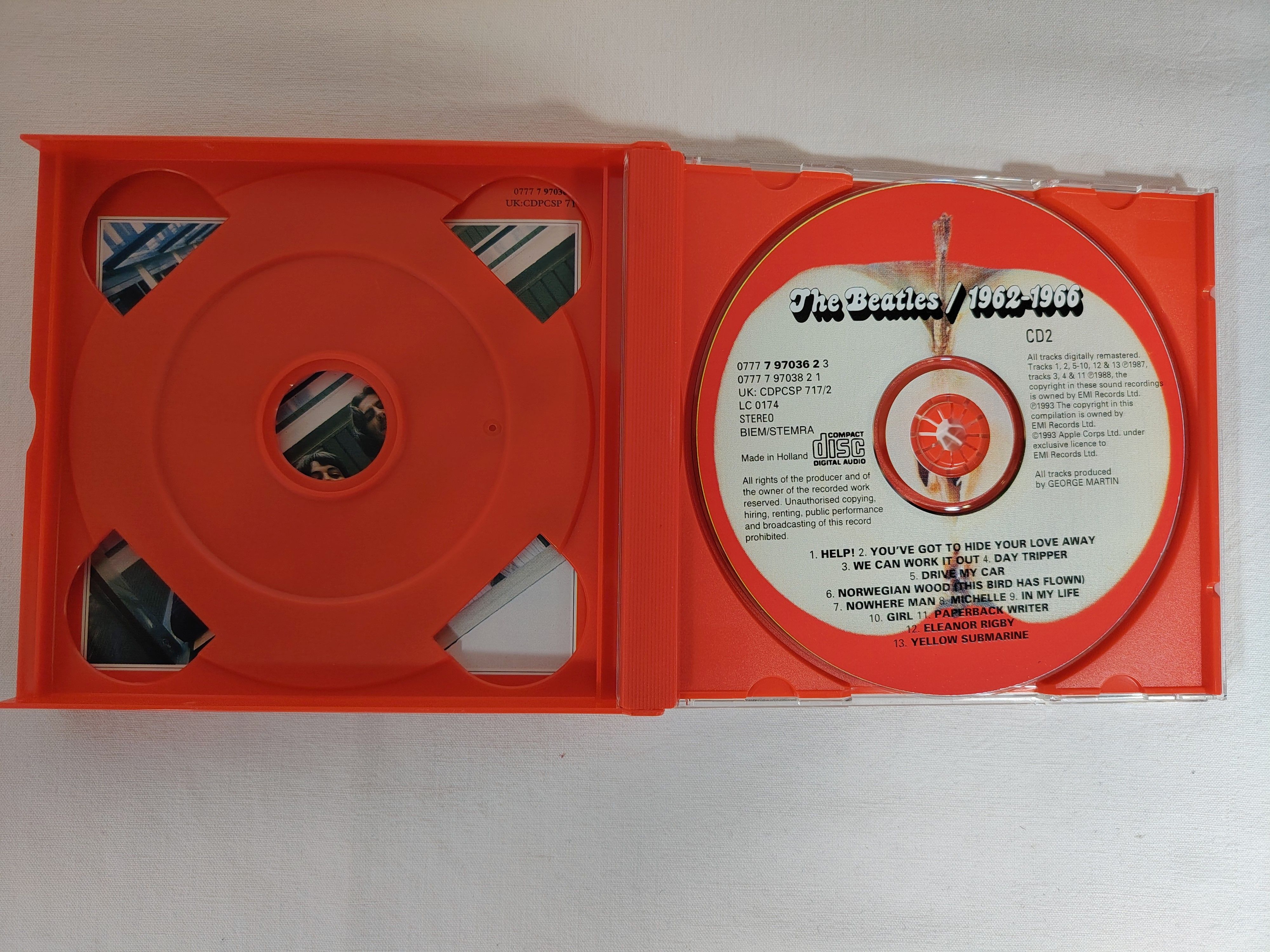 Voir photo 4 de Lot 2 CD The Beatles - 1962-1966 (Red Album) & 1967-1970 (Blue Album) Lot 2 CD The Beatles - 1962-1966 (Red Album) & 1967-1970 (Blue Album) Très bon état reconditionné photo 4