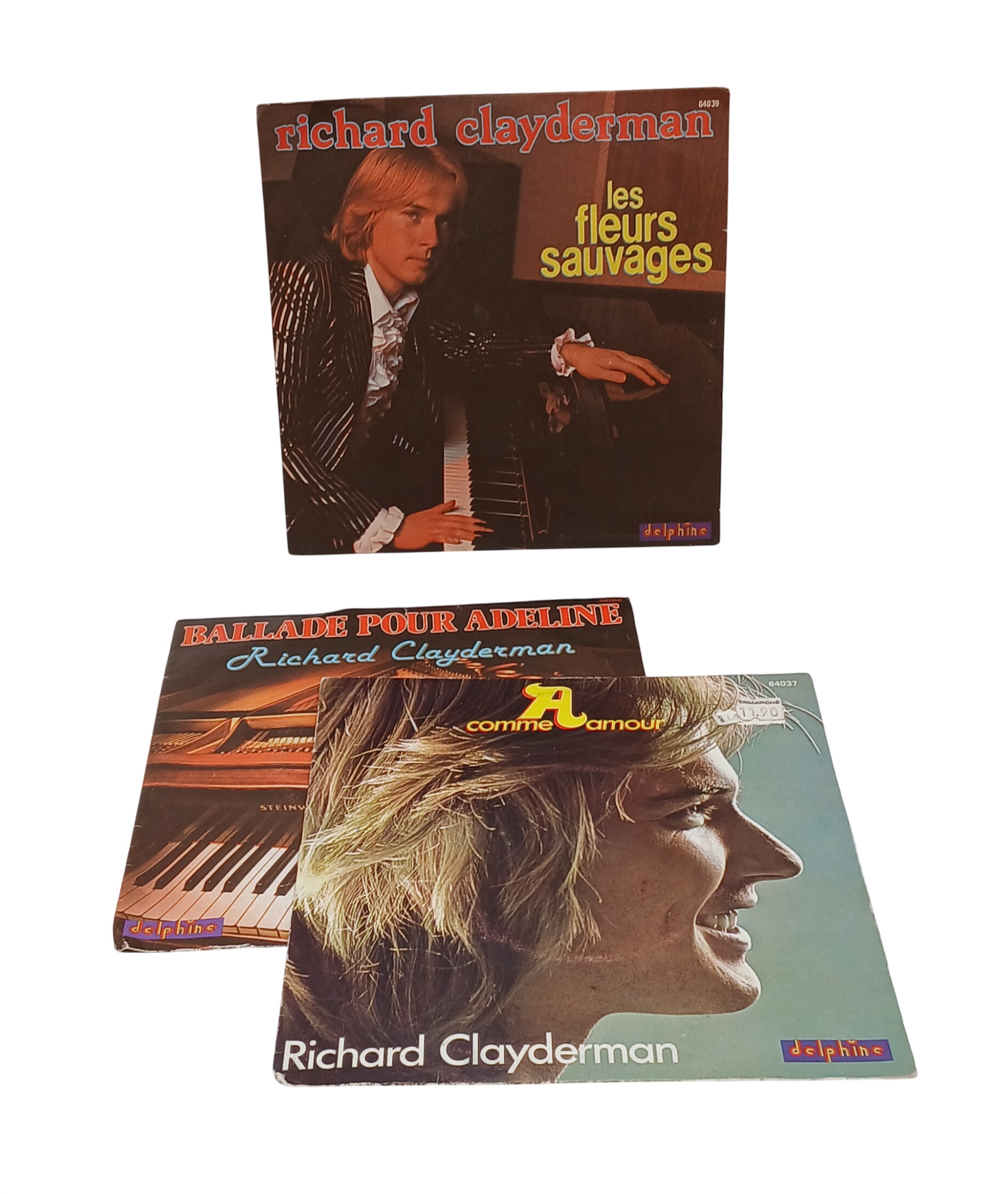 Lot 3 Vinyles 45 Tours – Richard Clayderman (Ballade pour Adeline, A comme amour) – Années 70 Très bon état - 10,00 € Lot 3 Vinyles 45 Tours – Richard Clayderman (Ballade pour Adeline, A comme amour) – Années 70 Très bon état reconditionné disponible sur Label Emmaüs