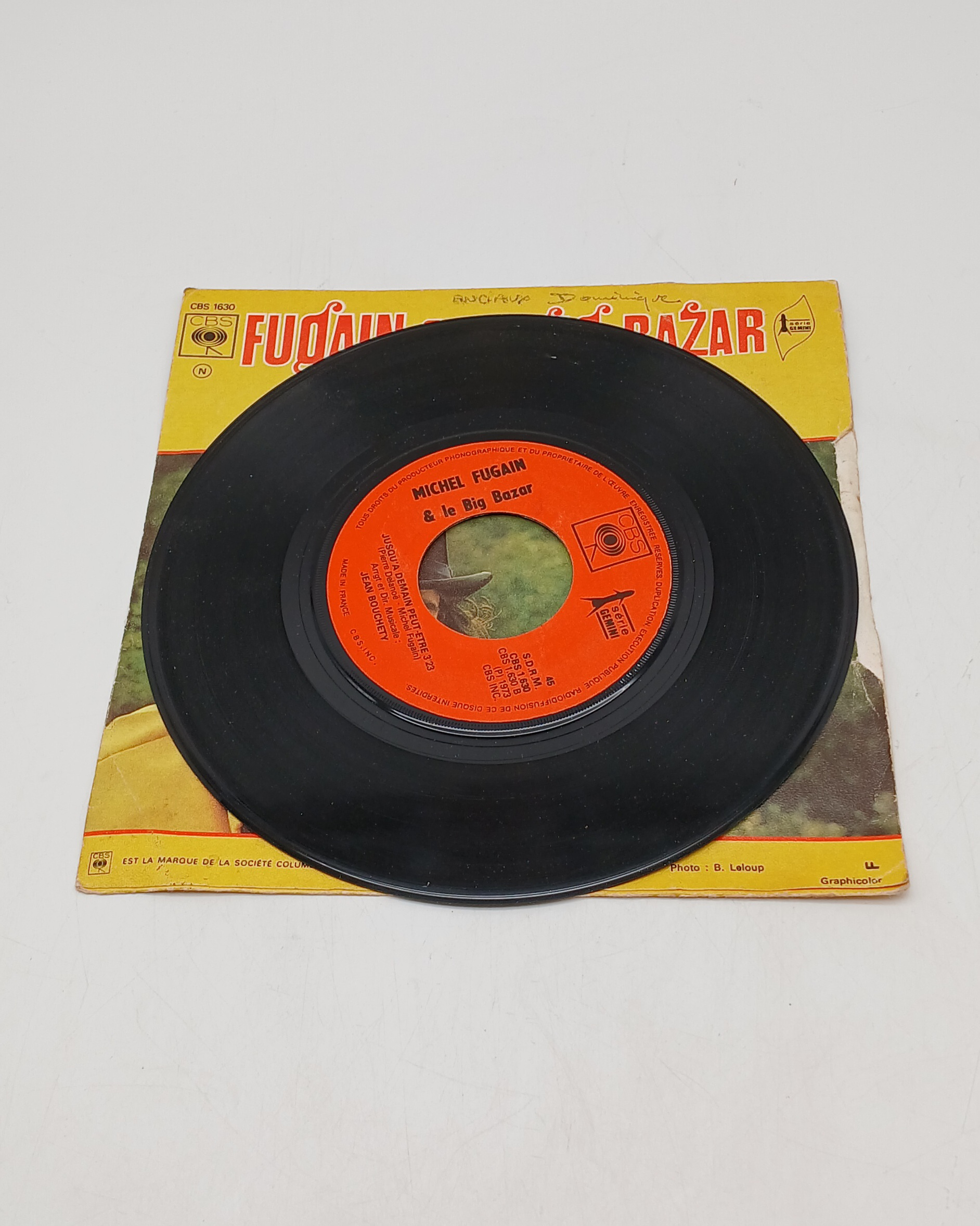 Voir photo 11 de Lot 3 Vinyles 45 Tours – Succès Années 70 (Dave, Chocolat's, Michel Fugain & Le Big Bazar) Lot 3 Vinyles 45 Tours – Succès Années 70 (Dave, Chocolat's, Michel Fugain & Le Big Bazar) Très bon état reconditionné photo 11