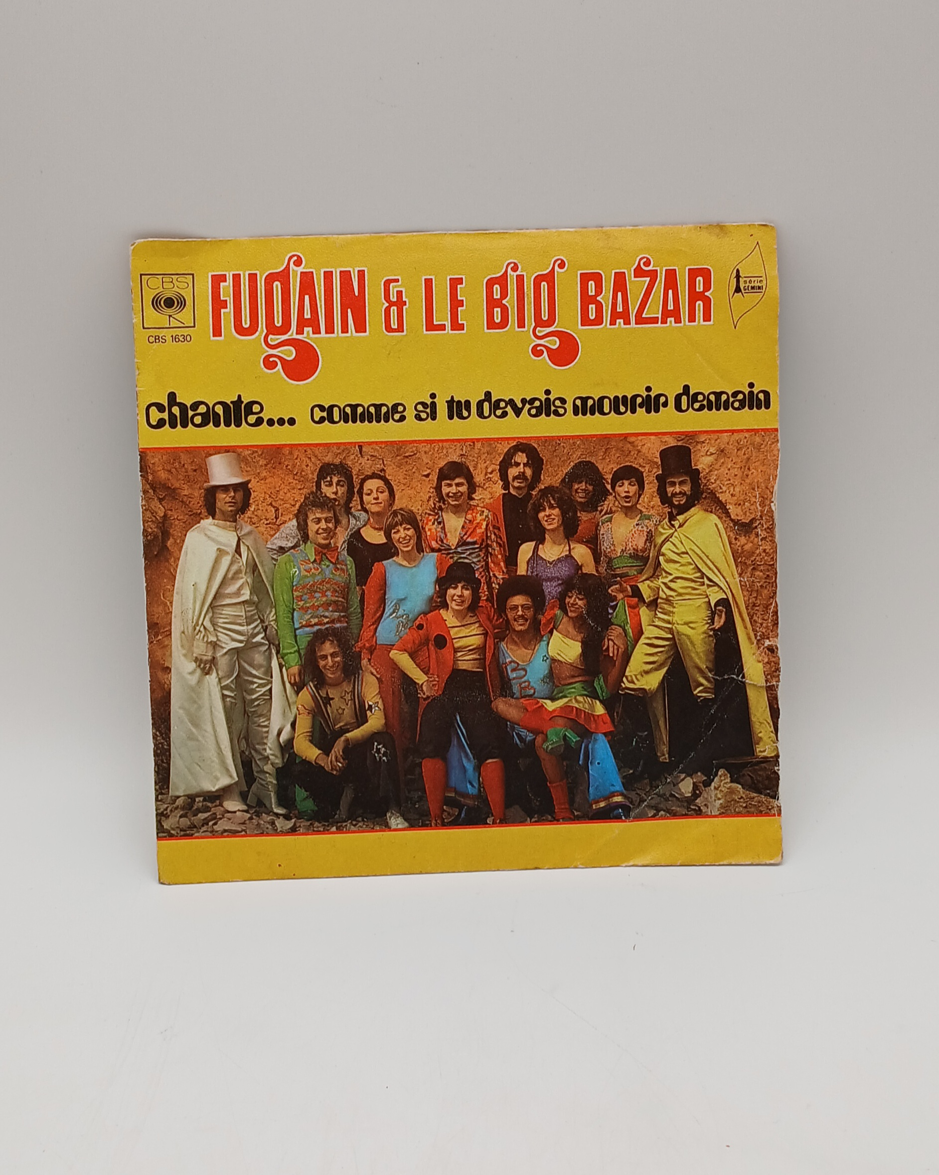 Voir photo 13 de Lot 3 Vinyles 45 Tours – Succès Années 70 (Dave, Chocolat's, Michel Fugain & Le Big Bazar) Lot 3 Vinyles 45 Tours – Succès Années 70 (Dave, Chocolat's, Michel Fugain & Le Big Bazar) Très bon état reconditionné photo 13