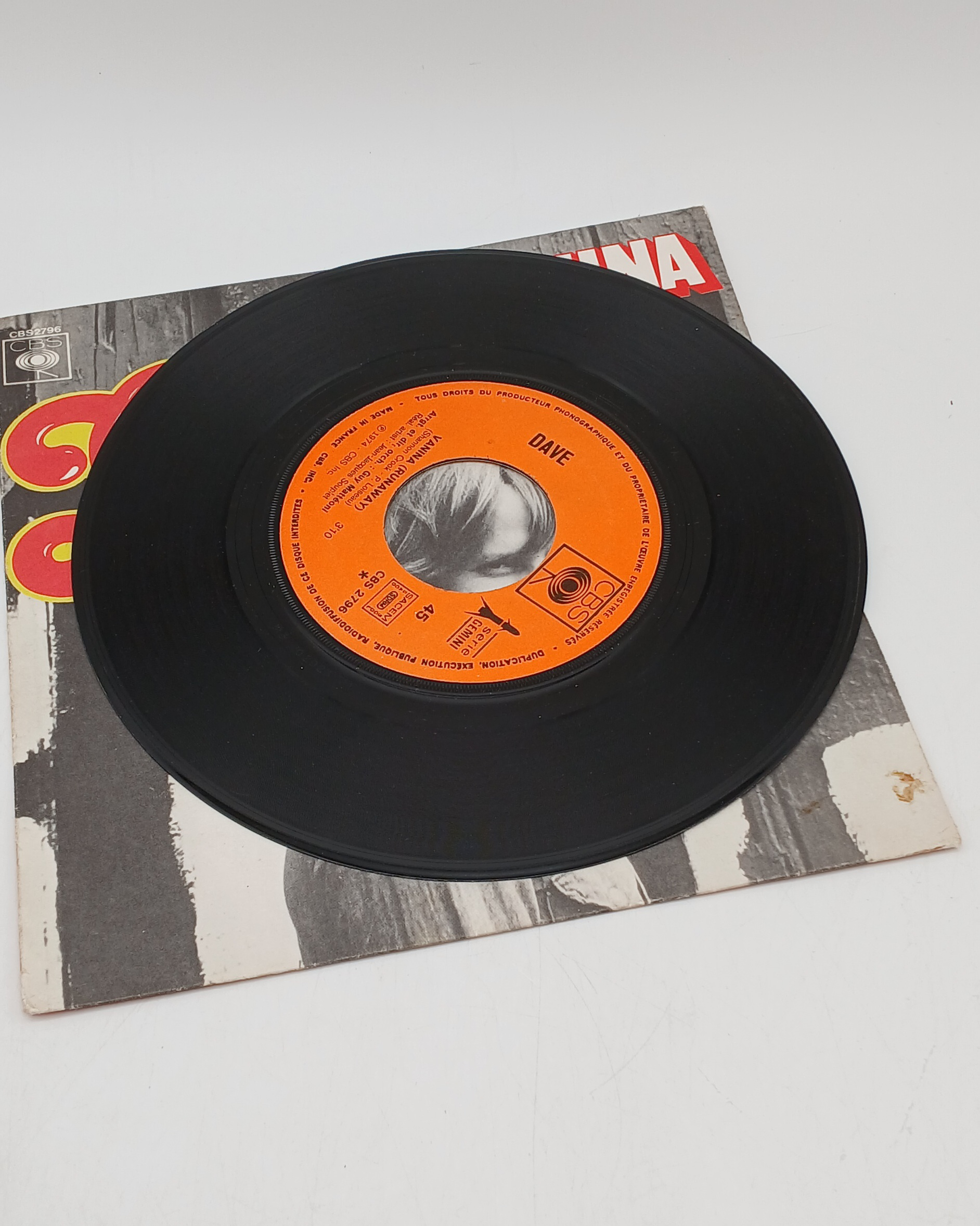 Voir photo 4 de Lot 3 Vinyles 45 Tours – Succès Années 70 (Dave, Chocolat's, Michel Fugain & Le Big Bazar) Lot 3 Vinyles 45 Tours – Succès Années 70 (Dave, Chocolat's, Michel Fugain & Le Big Bazar) Très bon état reconditionné photo 4
