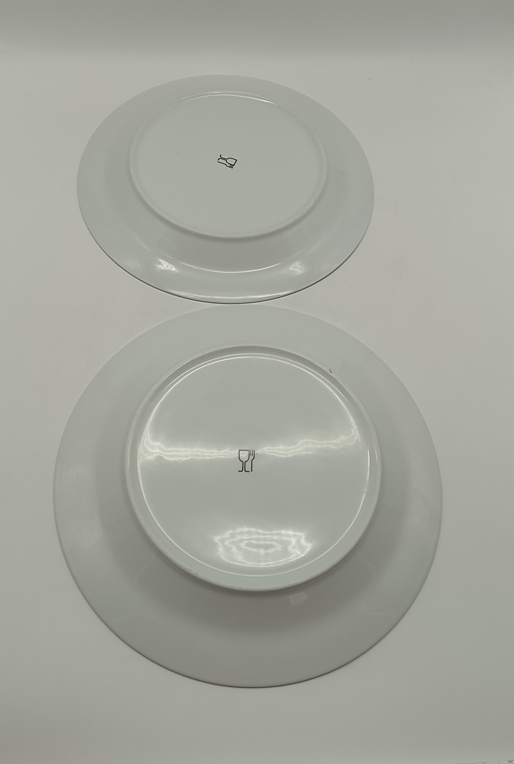 Voir photo 11 de Lot 4 assiettes en faïence blanche "fleur de pissenlit" colorées Lot 4 assiettes en faïence blanche "fleur de pissenlit" colorées Très bon état reconditionné photo 11