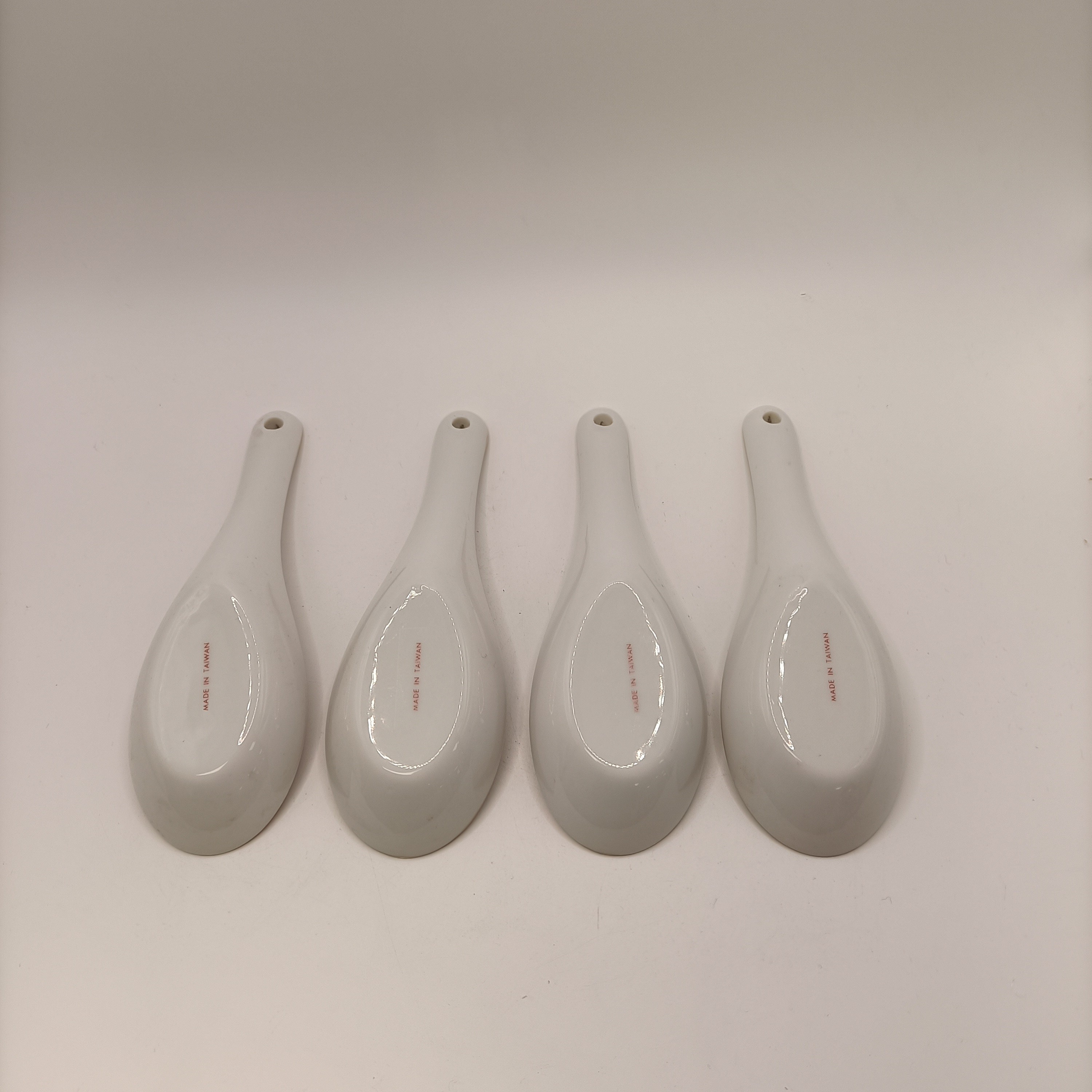 Voir photo 2 de Lot 4 cuillères porcelaine décor floral doré style vintage Lot 4 cuillères porcelaine décor floral doré style vintage Très bon état reconditionné photo 2