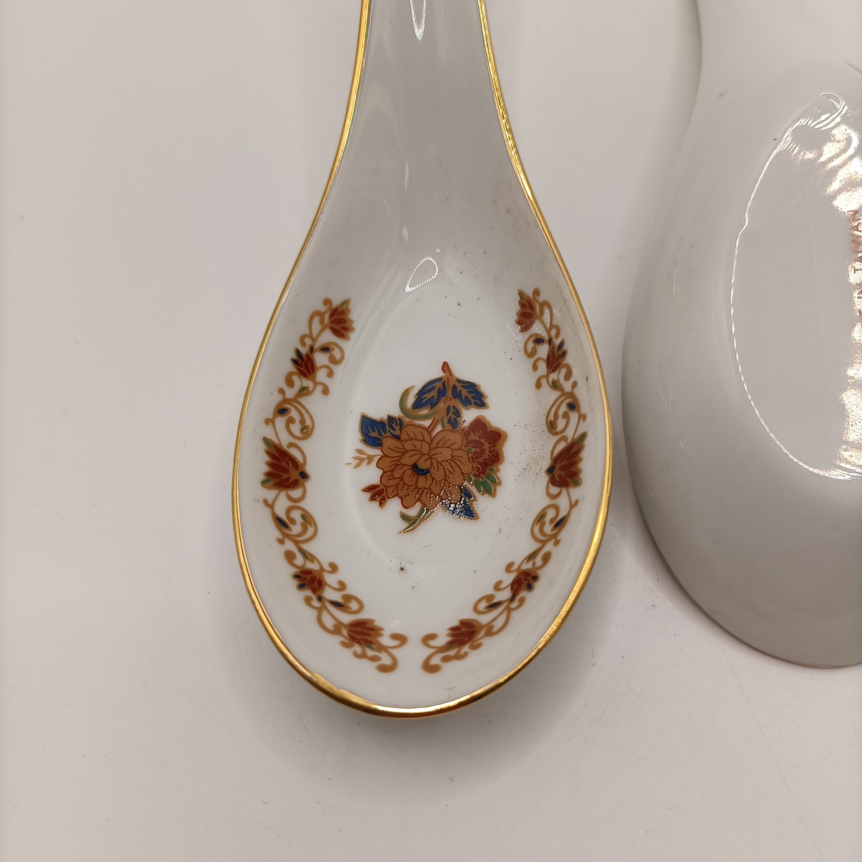 Voir photo 4 de Lot 4 cuillères porcelaine décor floral doré style vintage Lot 4 cuillères porcelaine décor floral doré style vintage Très bon état reconditionné photo 4