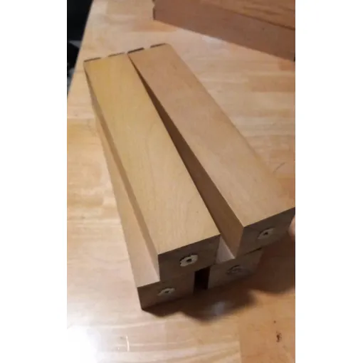 Lot 4 pieds de lit bois hêtre 30 cm H Bon état reconditionné disponible sur Rakuten