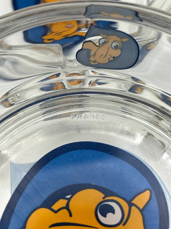 Voir photo 13 de Lot 6 cendriers publicitaires Camel Joe Camel vintage verre collection Lot 6 cendriers publicitaires Camel Joe Camel vintage verre collection Très bon état reconditionné photo 13