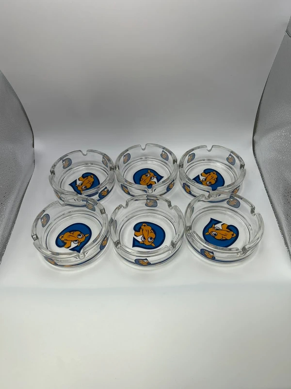 Voir photo 4 de Lot 6 cendriers publicitaires Camel Joe Camel vintage verre collection Lot 6 cendriers publicitaires Camel Joe Camel vintage verre collection Très bon état reconditionné photo 4