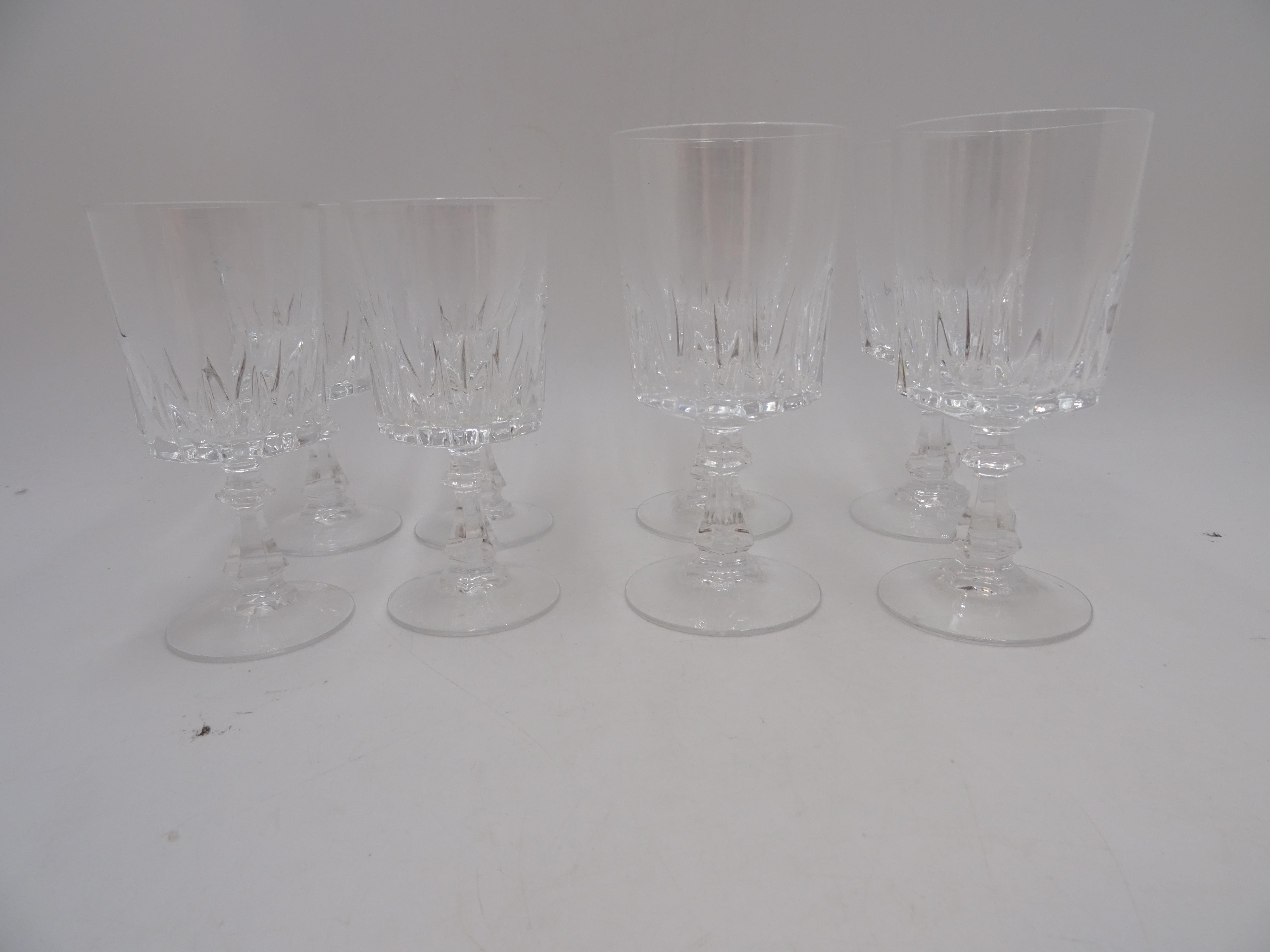 Voir photo 2 de Lot 8 verres en cristal (4 verres à eau et 4 verres à vin) Lot 8 verres en cristal (4 verres à eau et 4 verres à vin) reconditionné photo 2