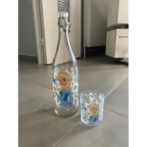 Lot Bouteille + Verre Reine Des Neiges Bon état reconditionné disponible sur Rakuten