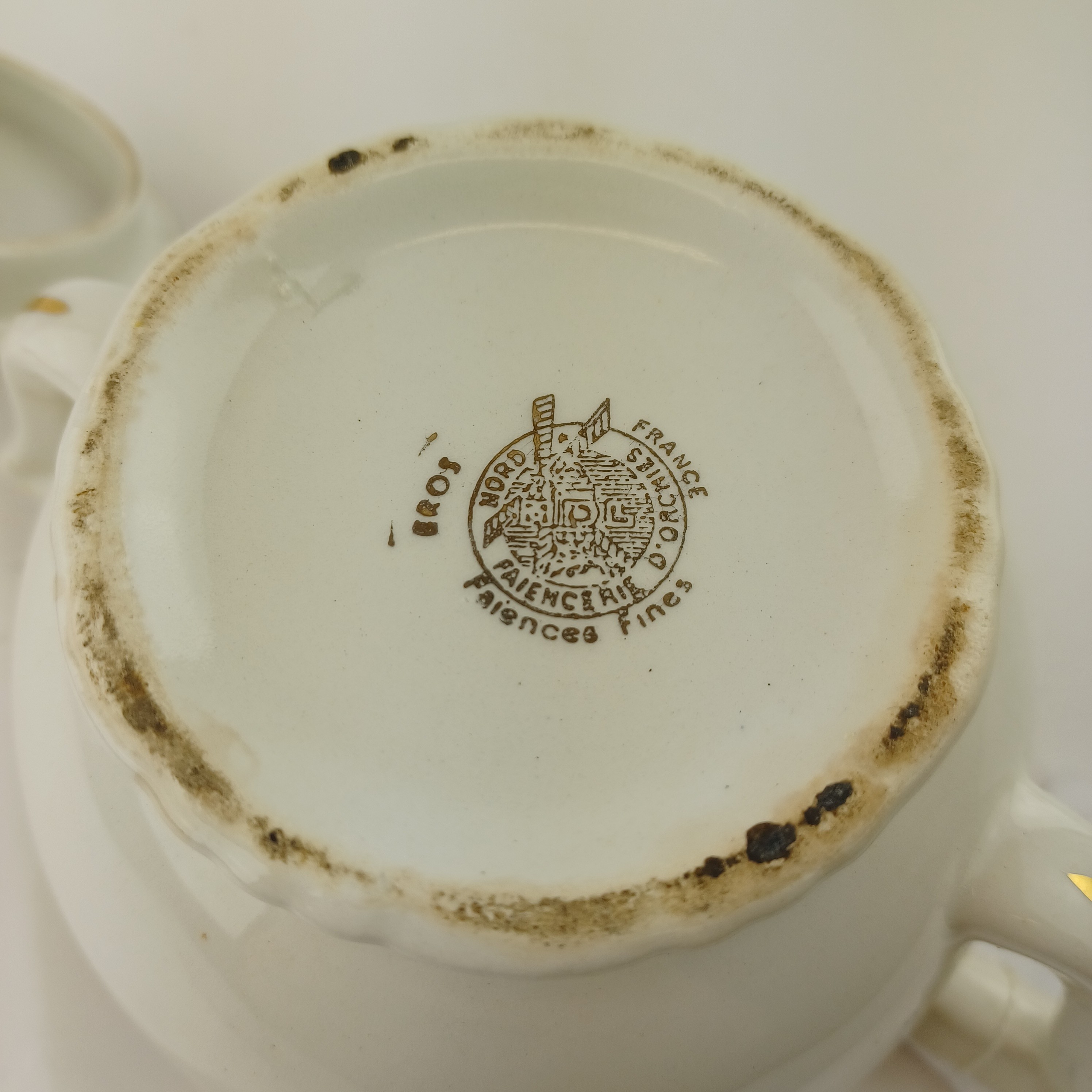 Voir photo 13 de Lot cafetière, sucrier et pot à lait en Porcelaine dorée et vert clair – Eros Faïencerie d’Orchies Lot cafetière, sucrier et pot à lait en Porcelaine dorée et vert clair – Eros Faïencerie d’Orchies Très bon état reconditionné photo 13