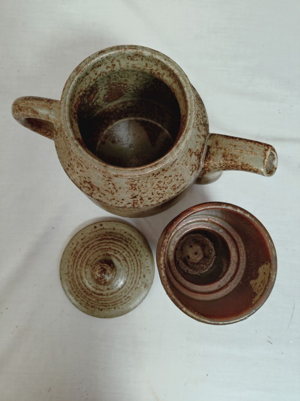 Voir photo 12 de Lot cafetière / théière signé "Keraluc" en grés vernissé, fait main et mug à soupe(avec anse)+bol Lot cafetière / théière signé "Keraluc" en grés vernissé, fait main et mug à soupe(avec anse)+bol Très bon état reconditionné photo 12