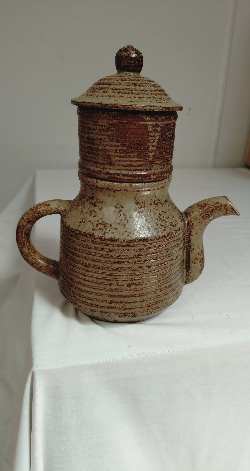 Voir photo 3 de Lot cafetière / théière signé "Keraluc" en grés vernissé, fait main et mug à soupe(avec anse)+bol Lot cafetière / théière signé "Keraluc" en grés vernissé, fait main et mug à soupe(avec anse)+bol Très bon état reconditionné photo 3