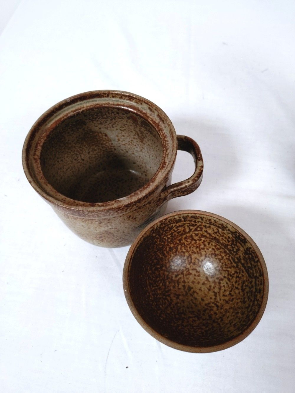 Voir photo 6 de Lot cafetière / théière signé "Keraluc" en grés vernissé, fait main et mug à soupe(avec anse)+bol Lot cafetière / théière signé "Keraluc" en grés vernissé, fait main et mug à soupe(avec anse)+bol Très bon état reconditionné photo 6