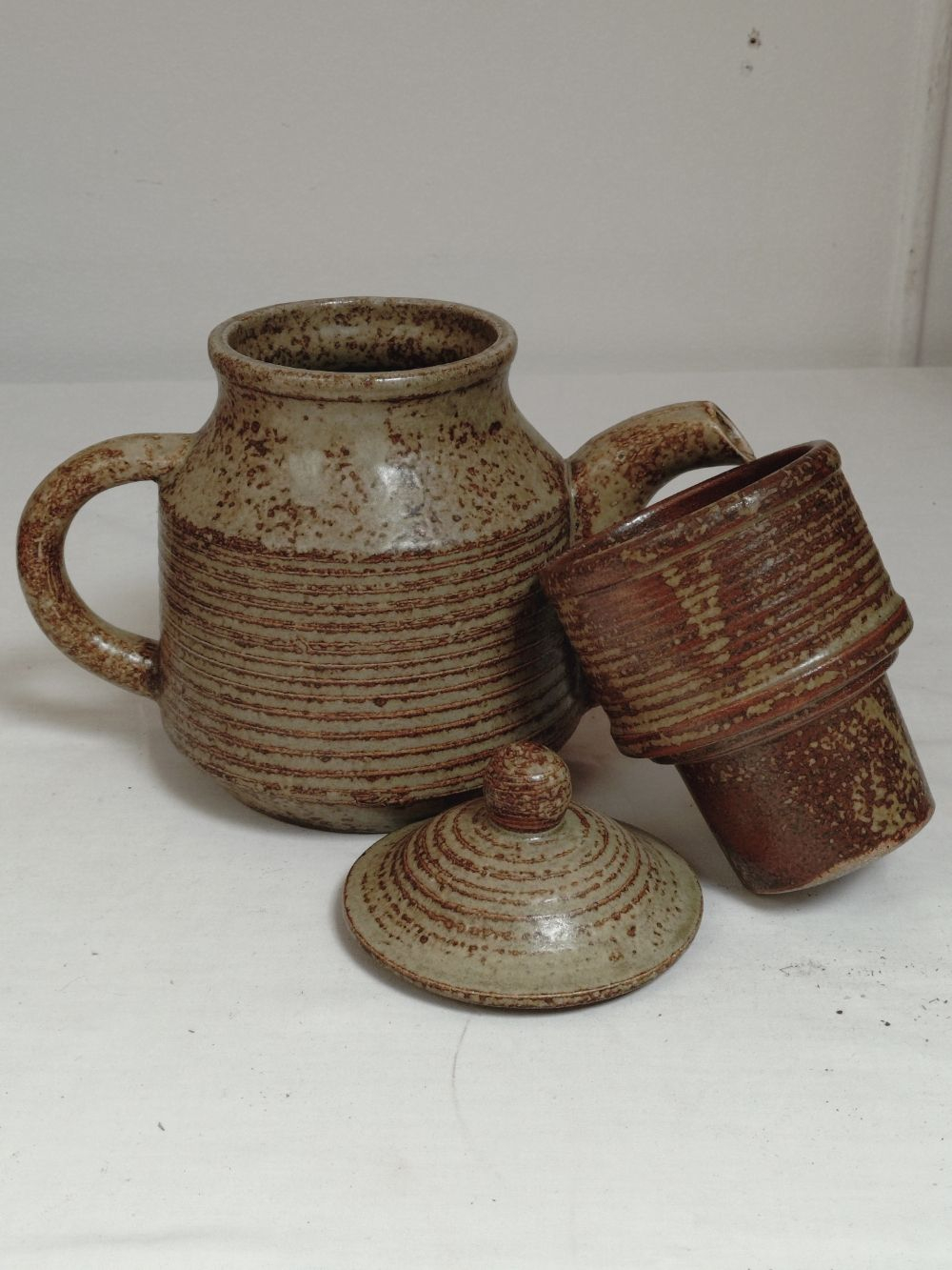 Voir photo 8 de Lot cafetière / théière signé "Keraluc" en grés vernissé, fait main et mug à soupe(avec anse)+bol Lot cafetière / théière signé "Keraluc" en grés vernissé, fait main et mug à soupe(avec anse)+bol Très bon état reconditionné photo 8