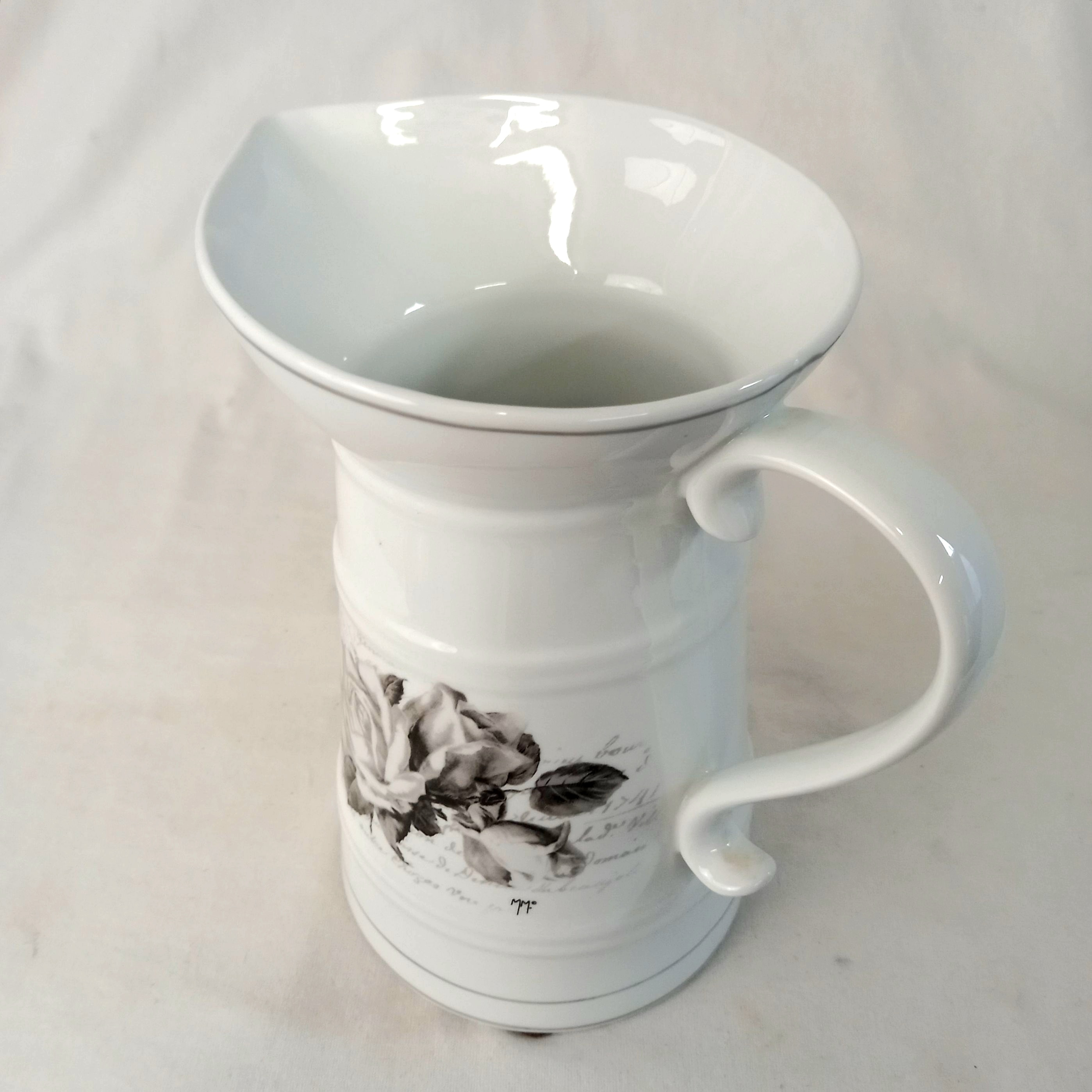 Voir photo 3 de Lot comprenant un pichet, un verseur de savon et un porte savon de marque Mathilde M Lot comprenant un pichet, un verseur de savon et un porte savon de marque Mathilde M Bon état reconditionné photo 3