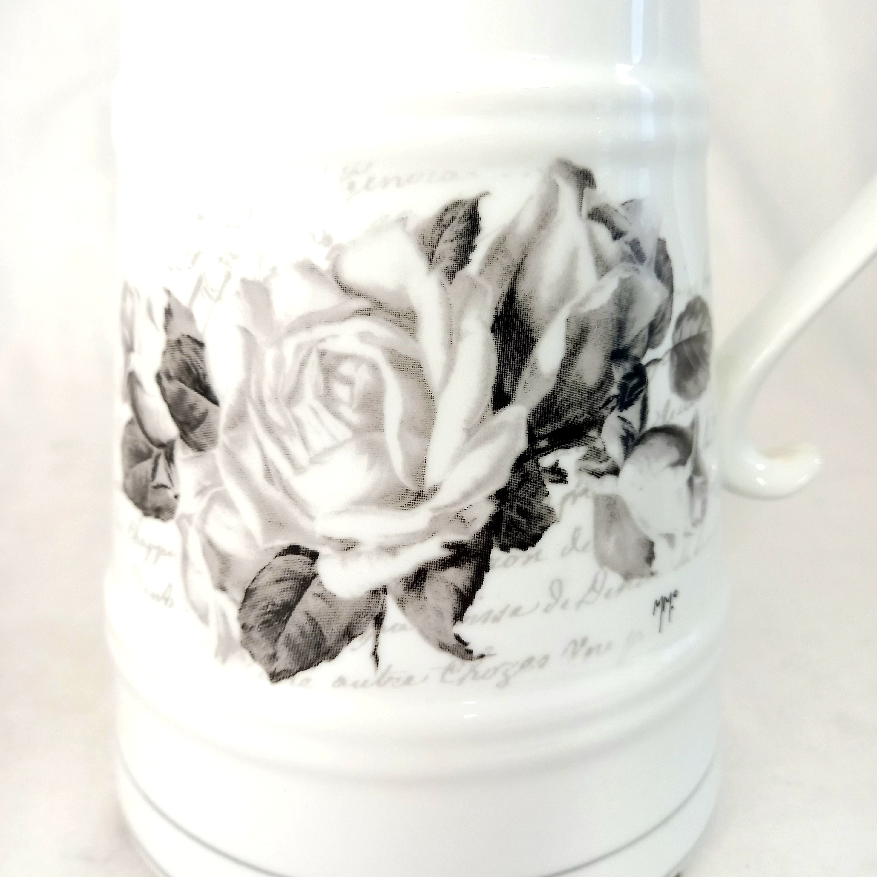 Voir photo 4 de Lot comprenant un pichet, un verseur de savon et un porte savon de marque Mathilde M Lot comprenant un pichet, un verseur de savon et un porte savon de marque Mathilde M Bon état reconditionné photo 4
