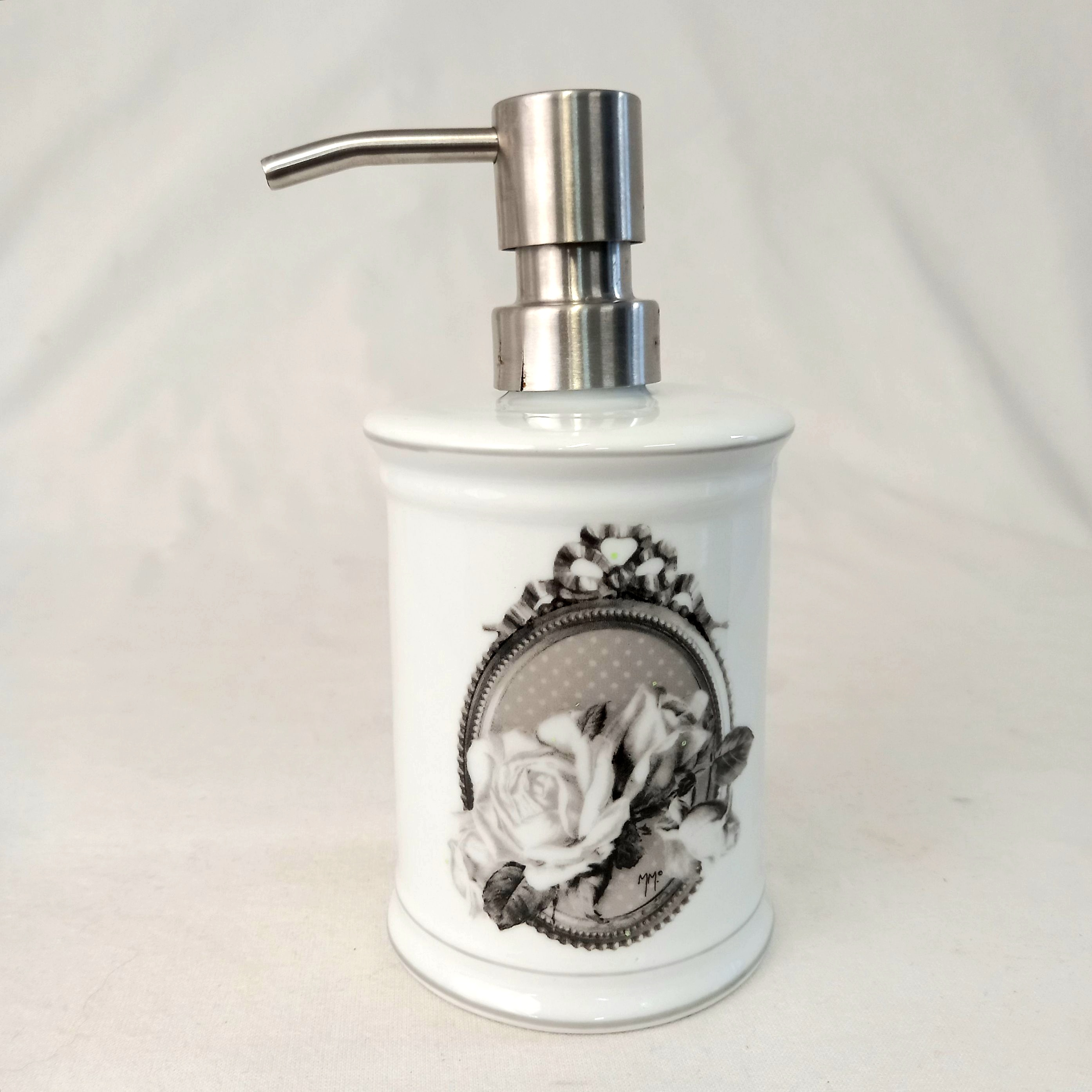 Voir photo 8 de Lot comprenant un pichet, un verseur de savon et un porte savon de marque Mathilde M Lot comprenant un pichet, un verseur de savon et un porte savon de marque Mathilde M Bon état reconditionné photo 8